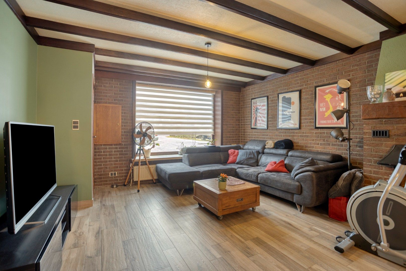 Instapklare charmante woning met 4 slpks, gelegen op een perceel van 438m² !  foto 2