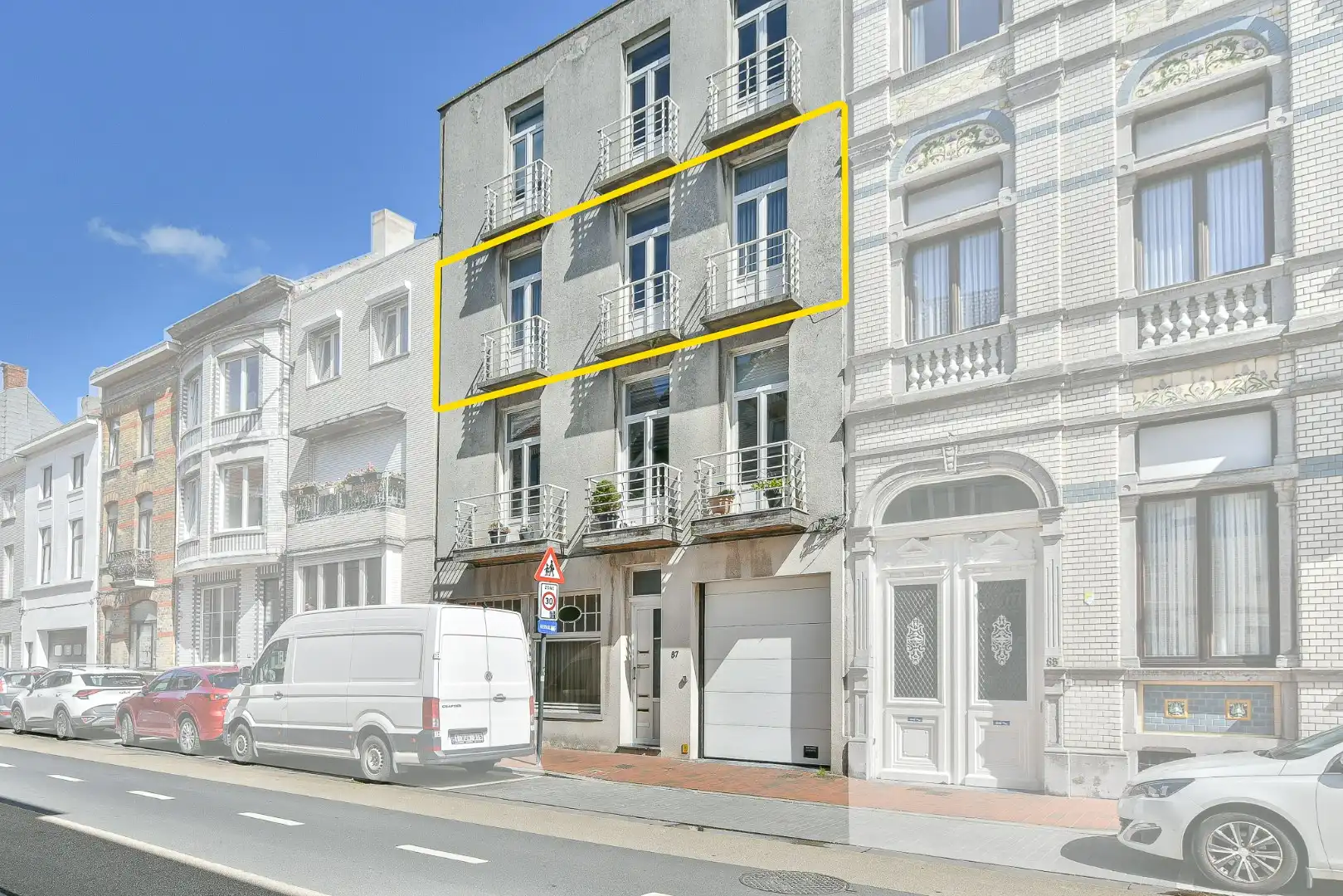 Instapklaar 2-slaapkamerappartement in hartje Blankenberge nabij de Grote Markt foto {{pictureIndex}}
