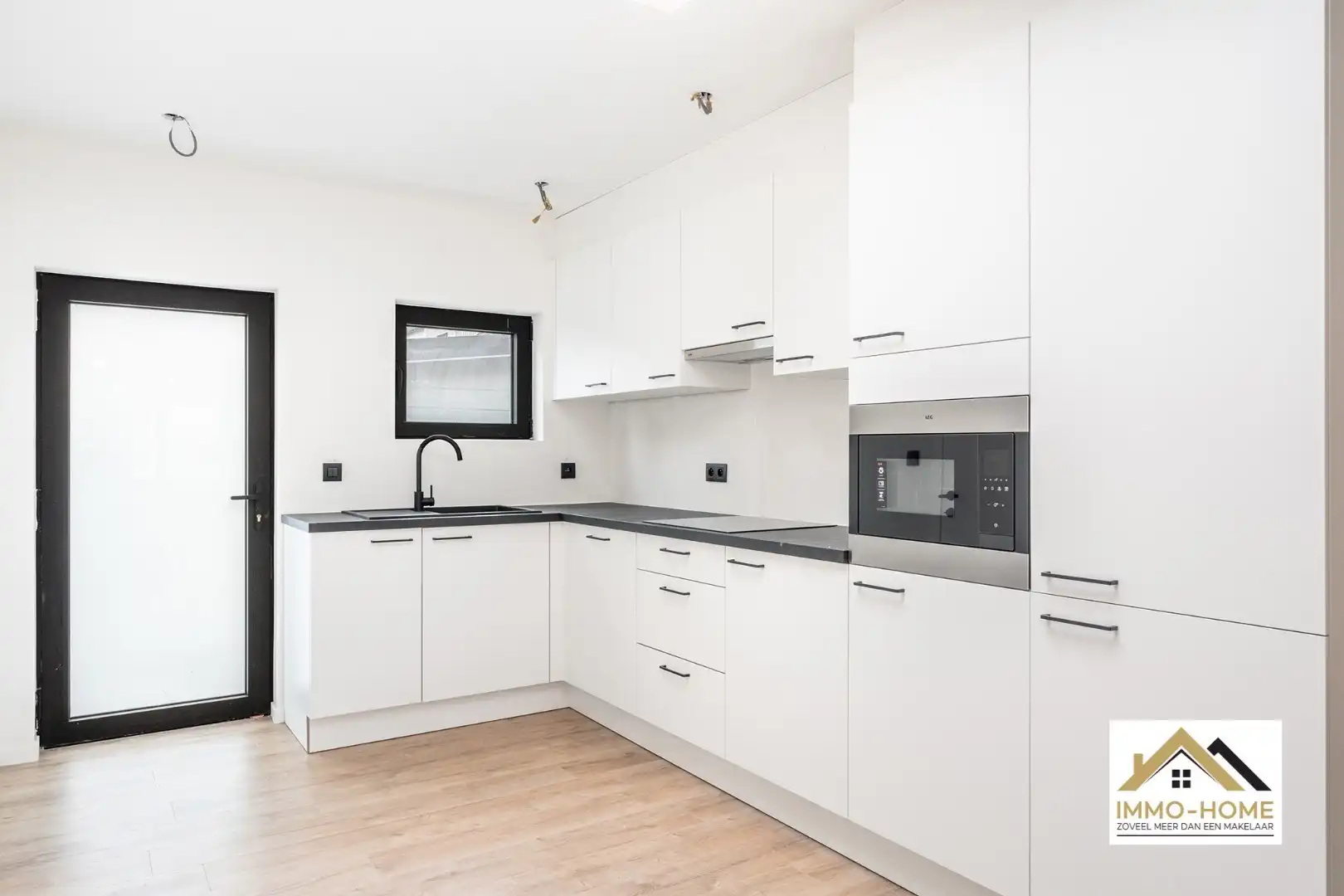 Gerenoveerde woning op topligging foto 10