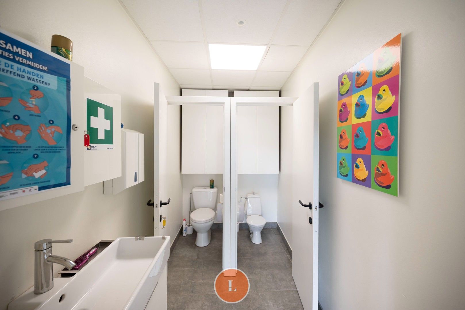 Te koop ruime halfopen woning met 4 slaapkamers en uitweg te Sint-Eloois-Winkel. foto 10