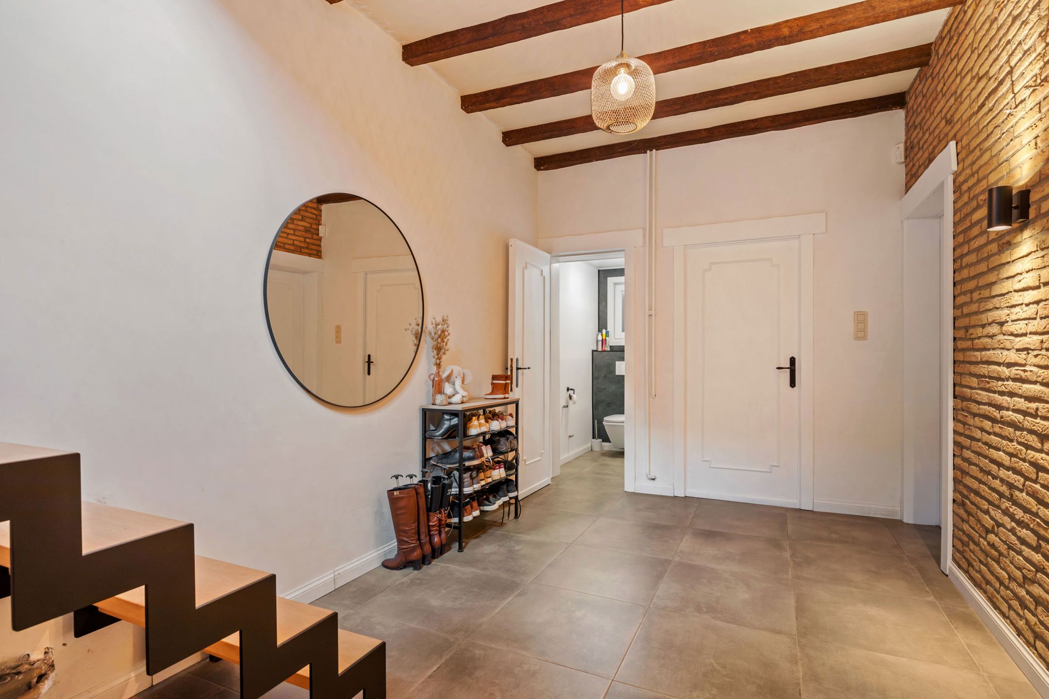 Gezellige woning met garage en tuin foto 19