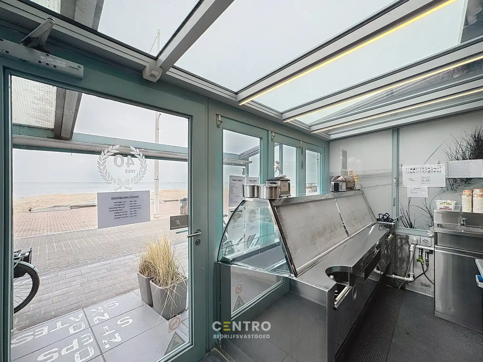 Verkoop handelspand IJssalon - Tearoom 't Zwart Schaap te Sint-Idesbald! foto 8