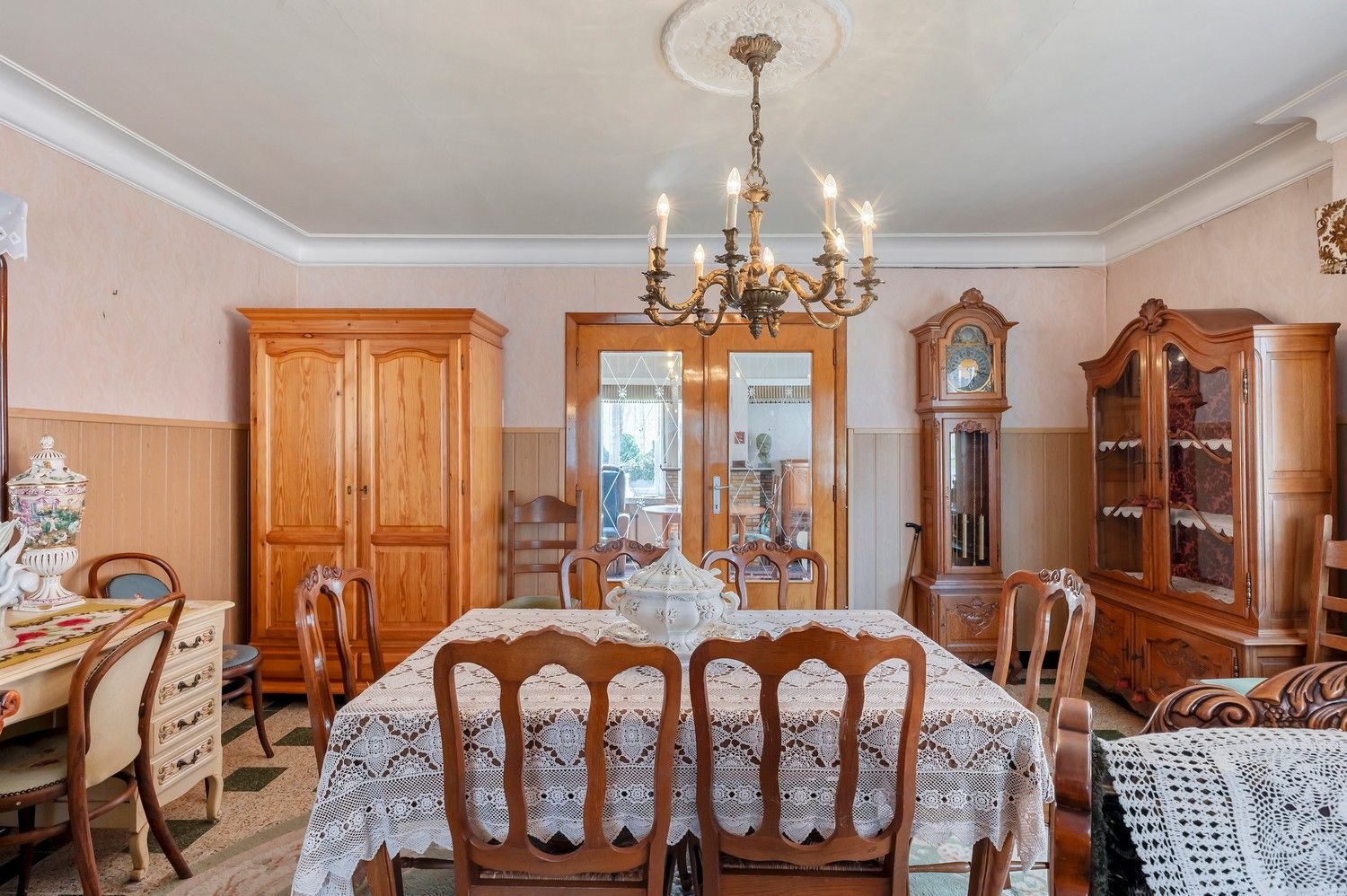 Te renoveren laagbouwwoning op ruim perceel van 1.125 m² – een buitenkans voor wie wil verbouwen! foto 12