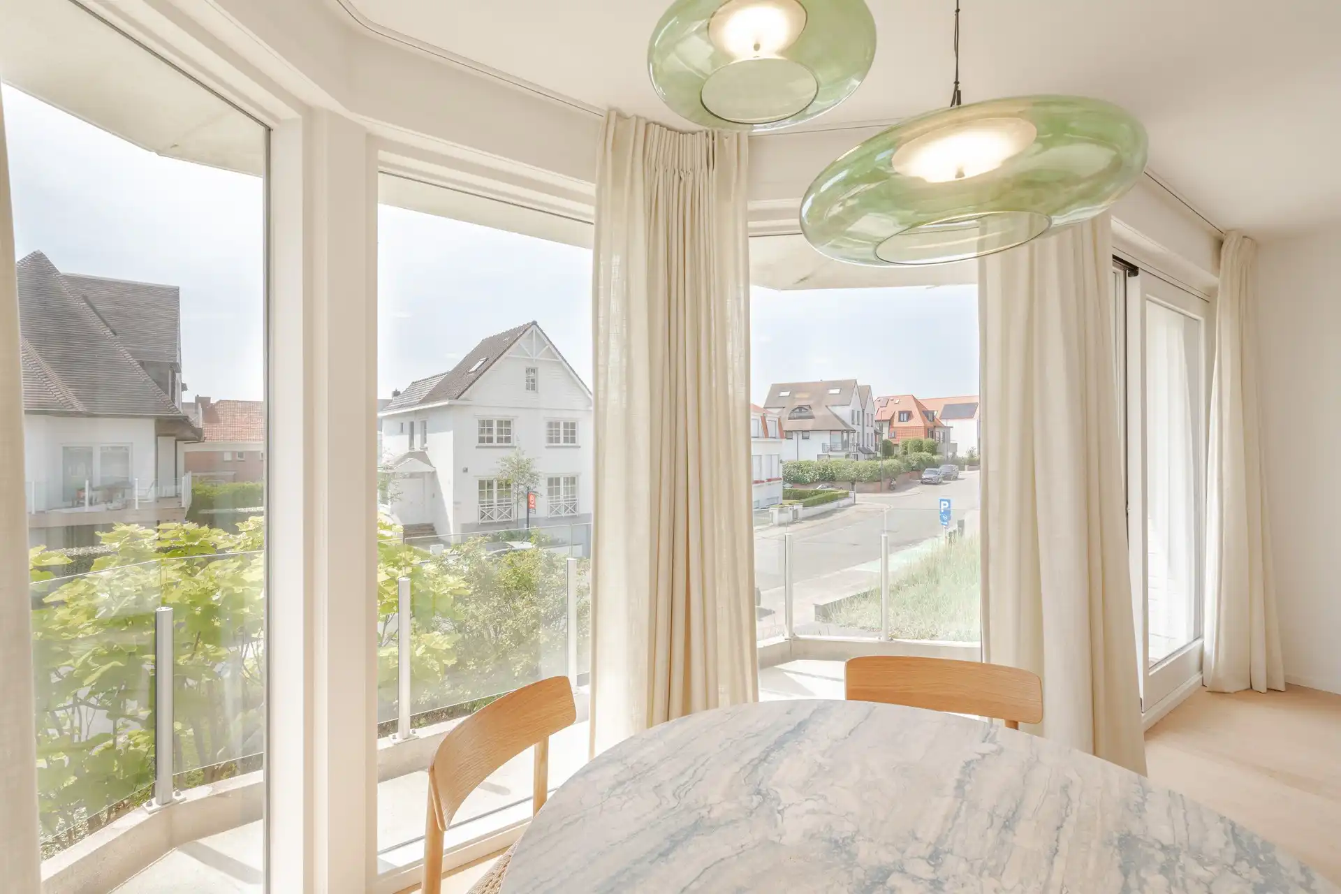 Prachtig gerenoveerd appartement in villaresidentie te Duinbergen foto 7