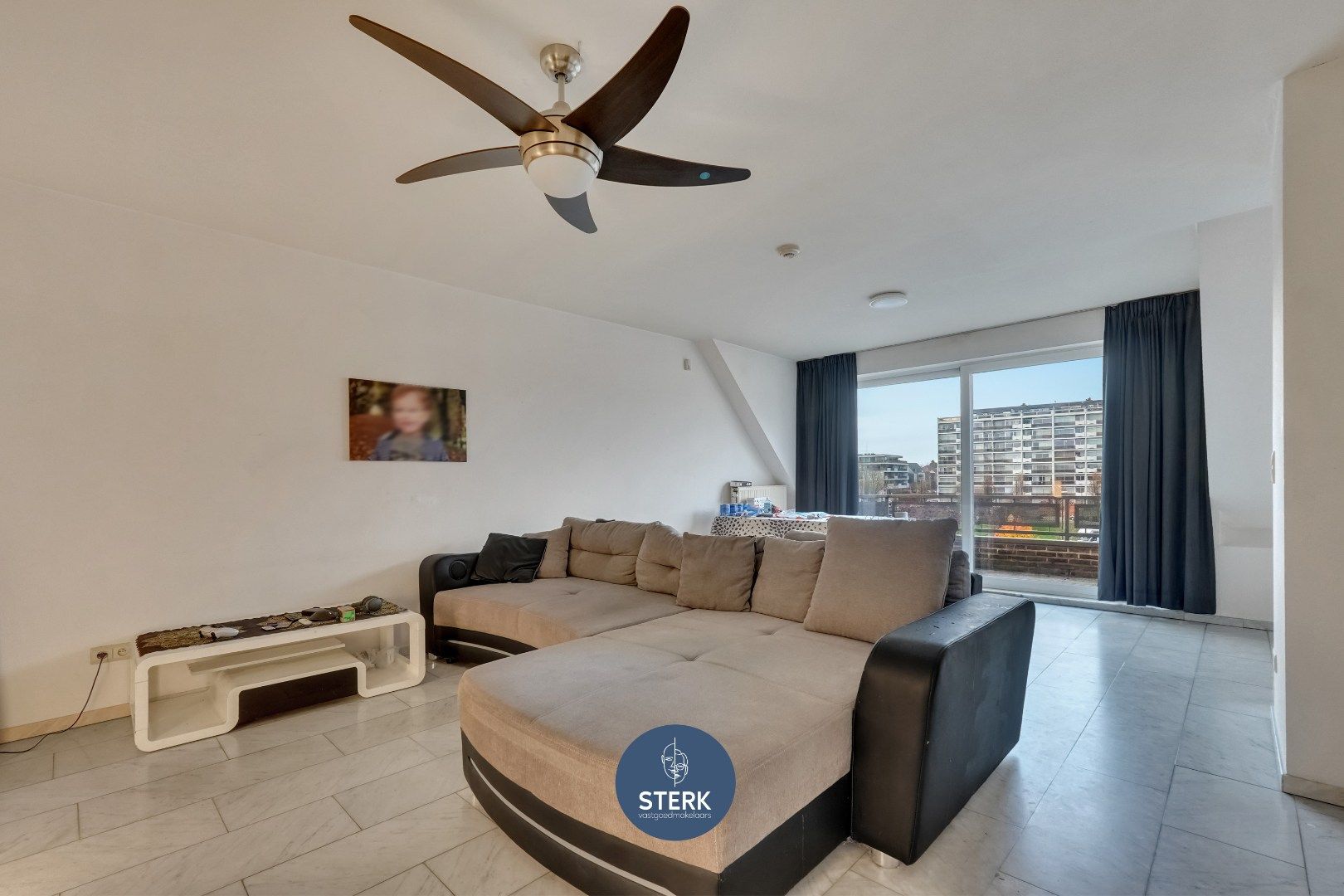 VERHUURD DUPLEX-APPARTEMENT OP EEN GUNSTIGE LOCATIE IN CENTRUM LANAKEN ! foto 2