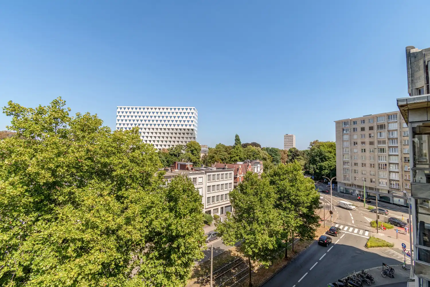 Uitzonderlijk gerenoveerd art-decoappartement van 212 m² met terras aan de Jan van Rijswijcklaan foto 24