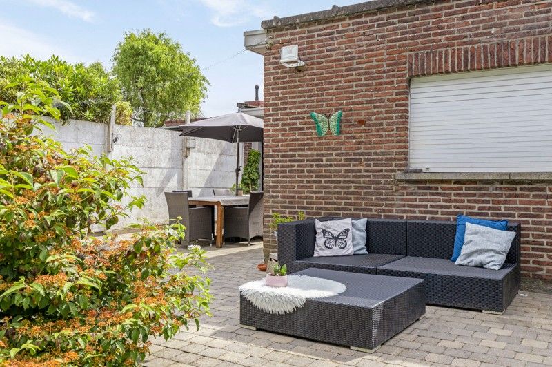 Grote woning met 5 slaapkamers, zonnige tuin en garage foto 18