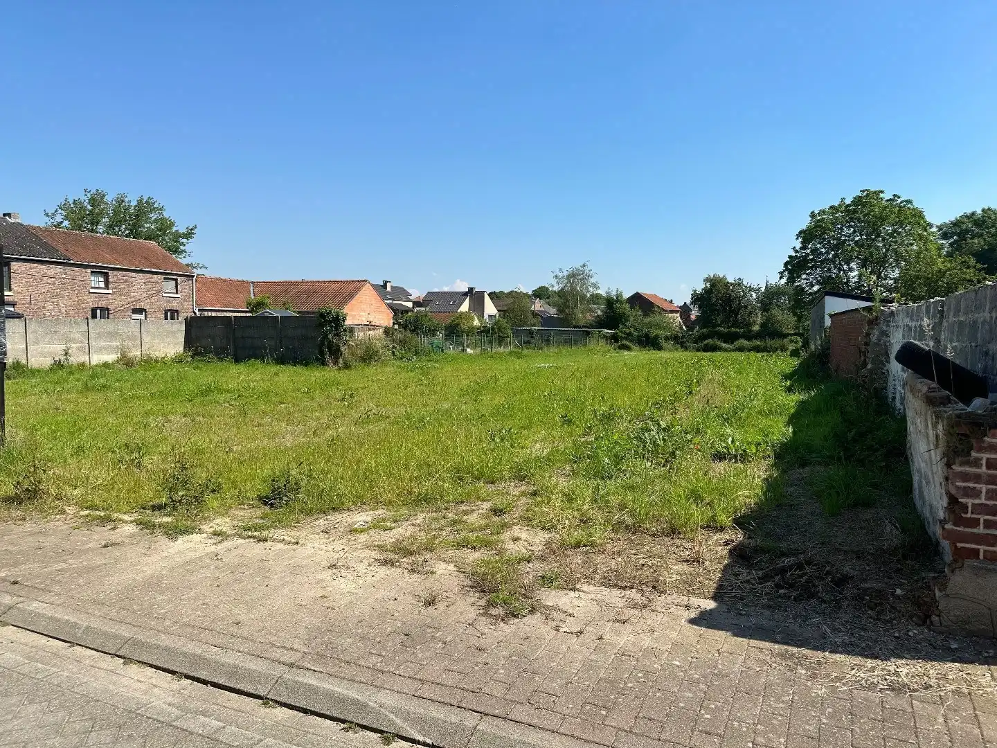 Goed gelegen halfopen bebouwing met perceel van bijna 500 m² foto 4