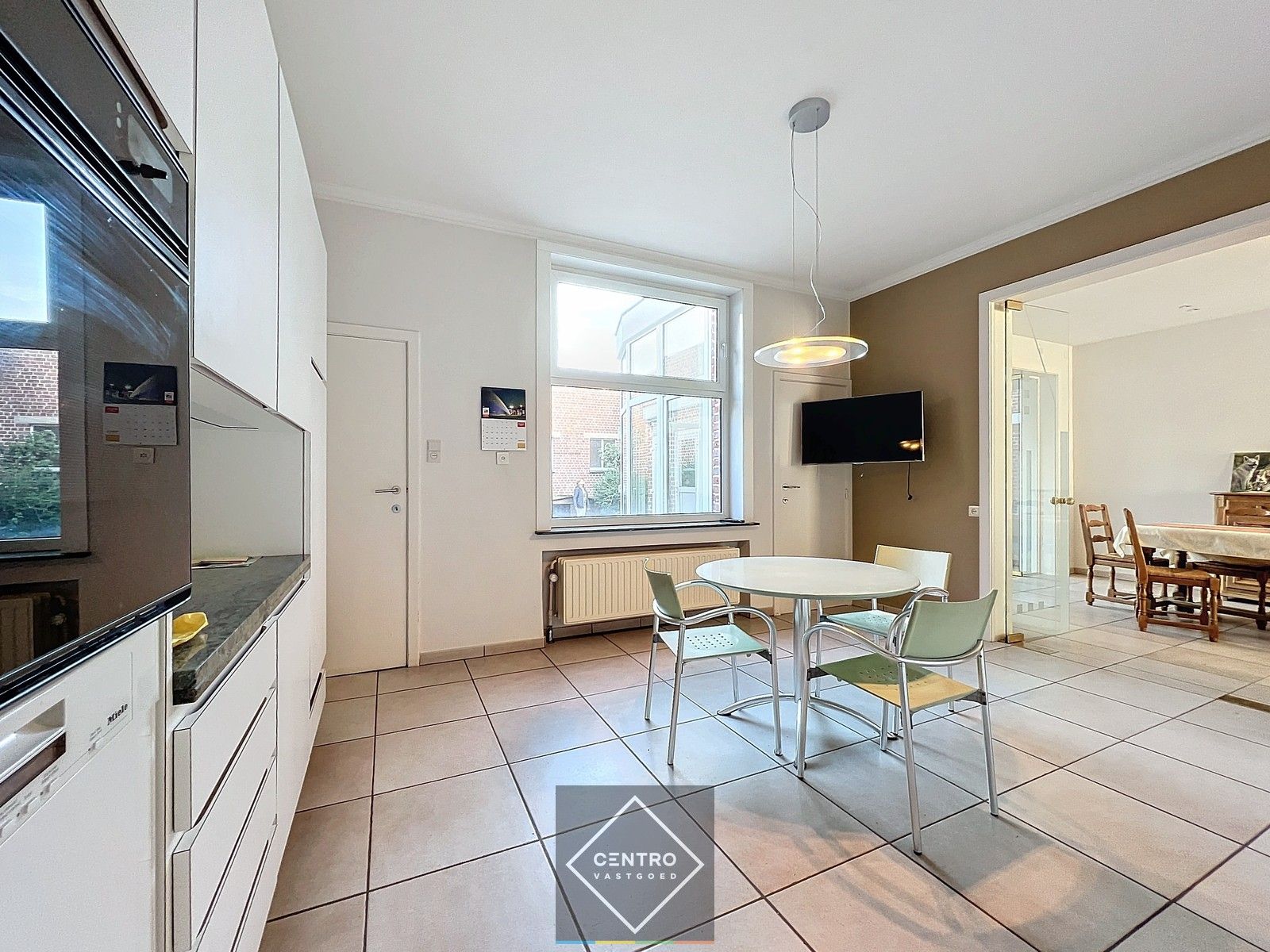 Statige burgerwoning (7 slpks !) met LOODS van 320m² TE KOOP in centrum van Roeselare. foto 9