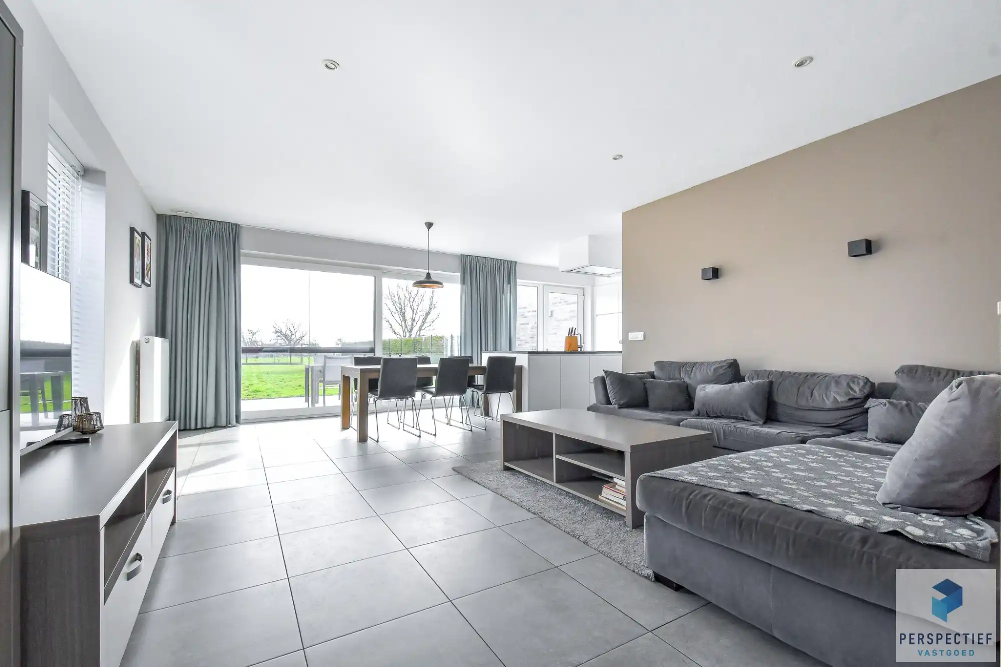 BEZOEKMOMENT ZATERDAG 07/03 VAN 9U TOT 12U| Recente 3 slpk woning met garage en tuin met landelijk uitzicht foto 10