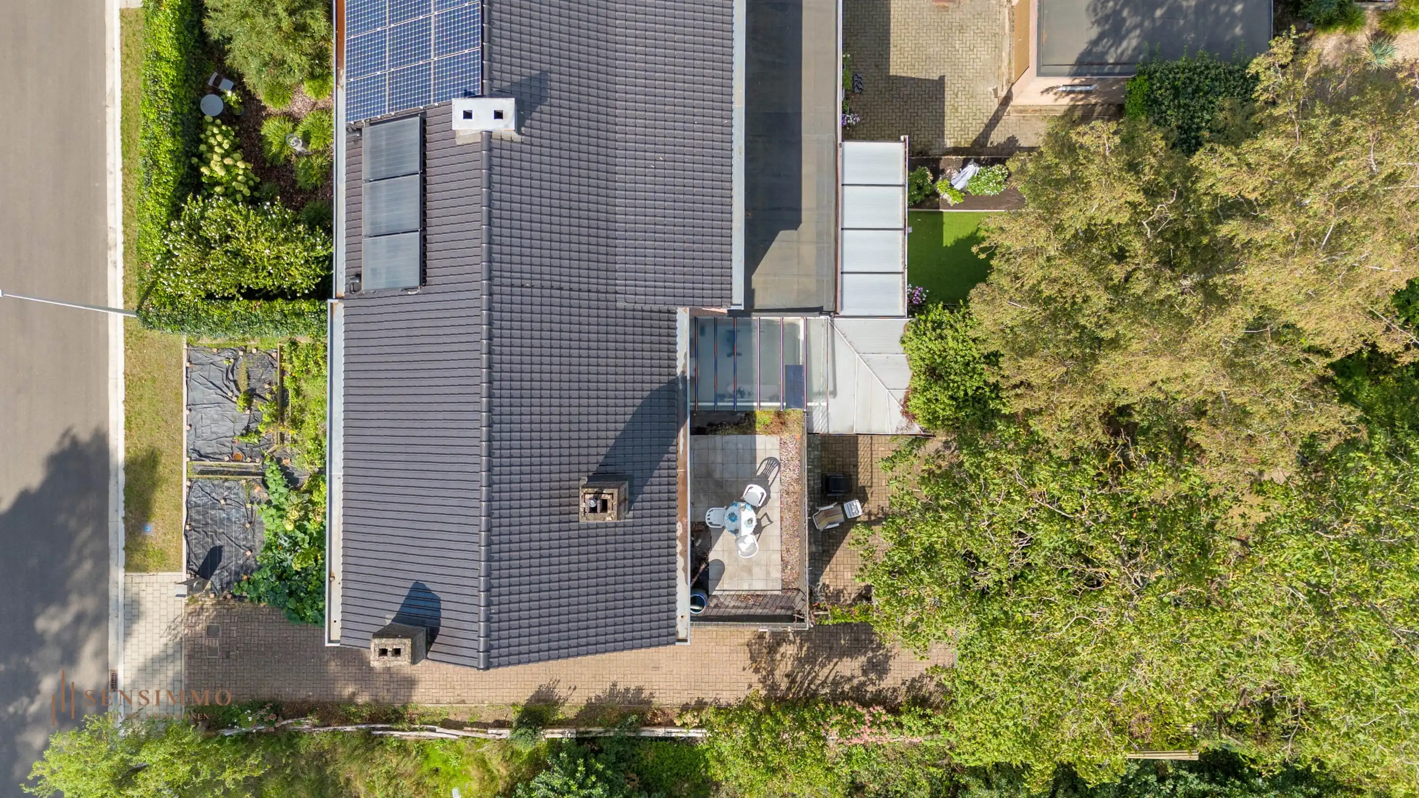 RUIME HALFOPEN WONING MET 4 SLAAPKAMERS OP RUSTIGE LIGGING foto 28