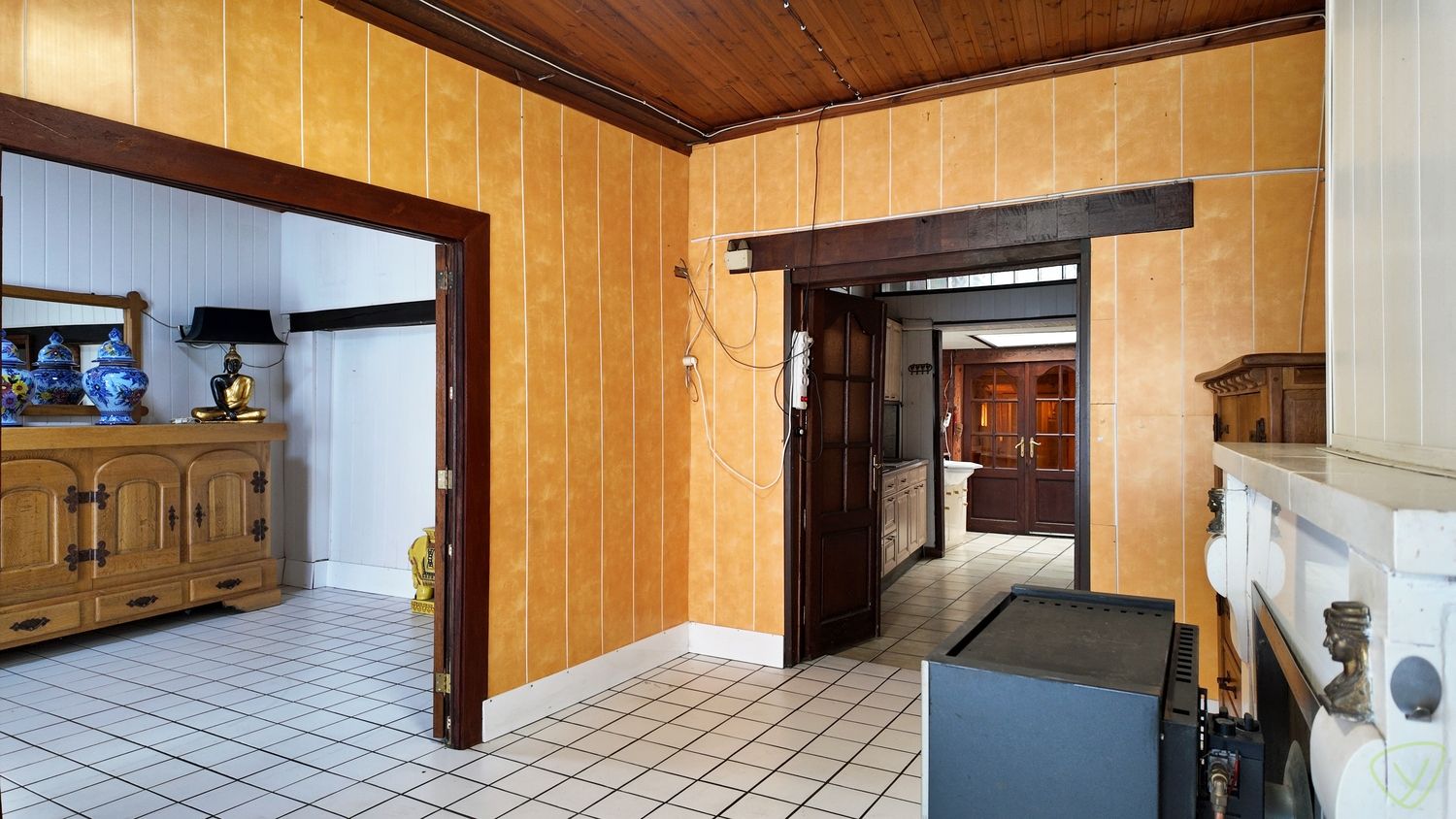 Ruime te renoveren stadswoning in het hartje van Eeklo foto 4
