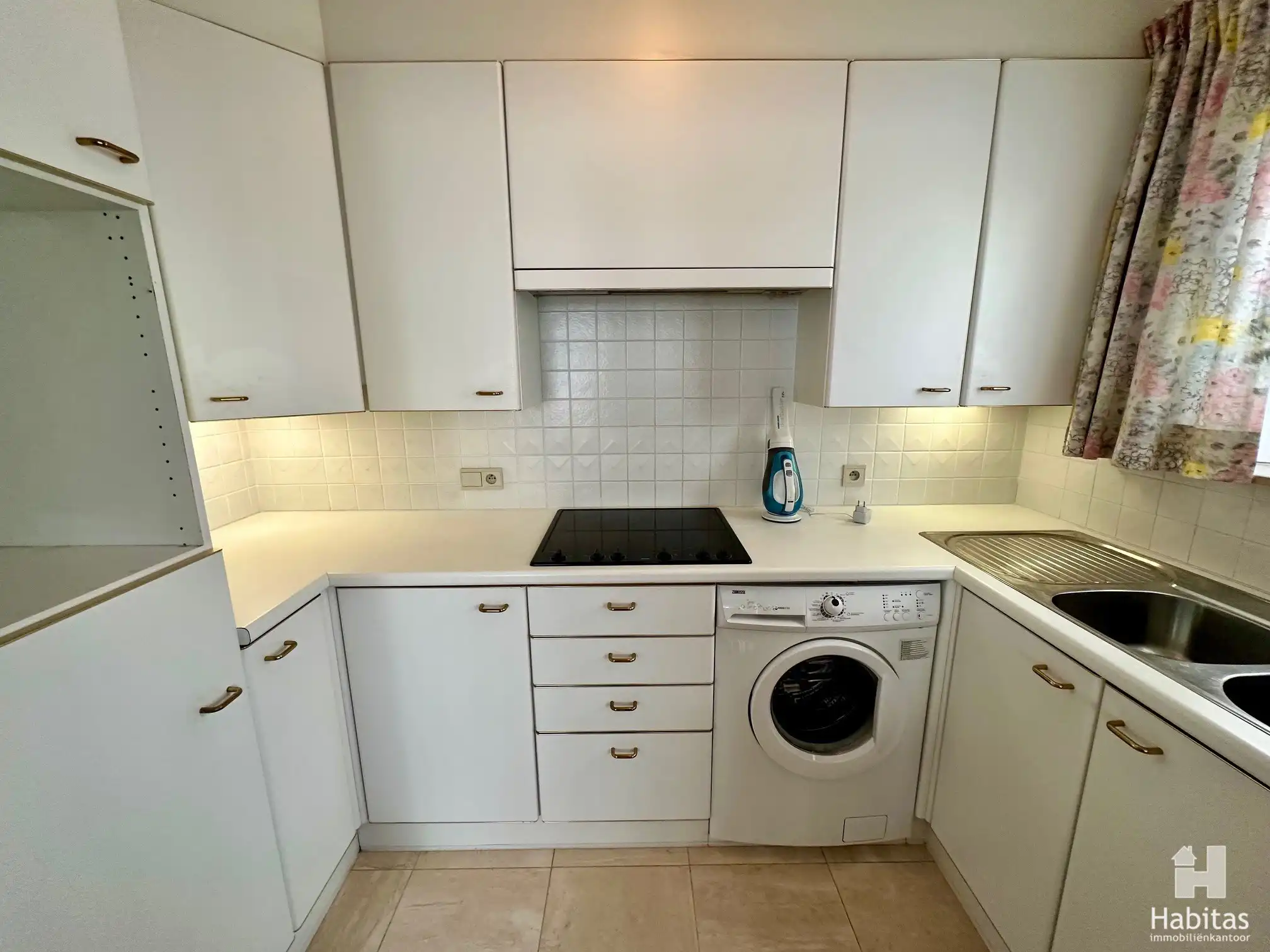 Ruim - hoek-appartement op amper 100m v/h strand  foto 6