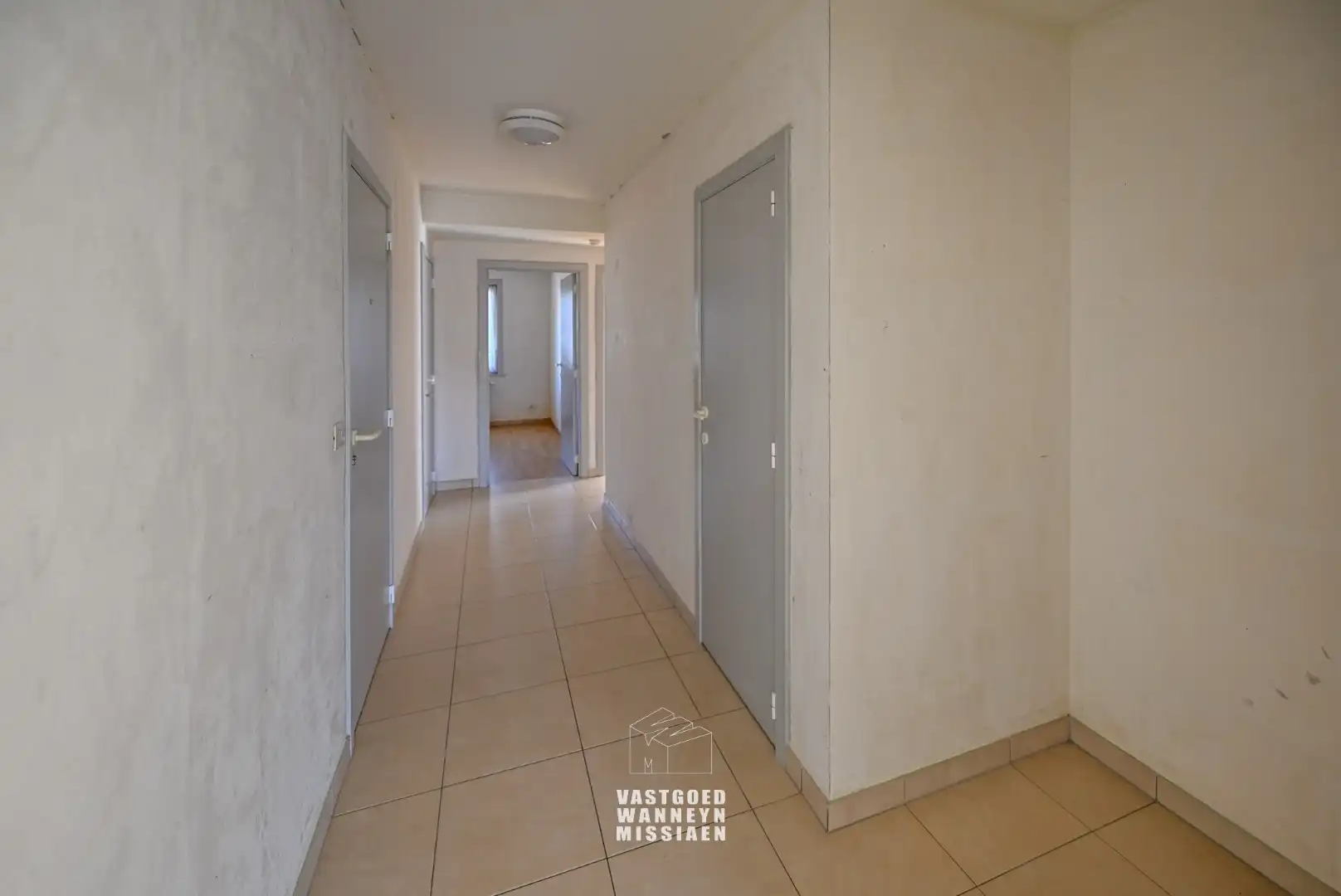 Ruim gelijkvloers appartement met 2 slpk en zonnige tuin/terras foto 9