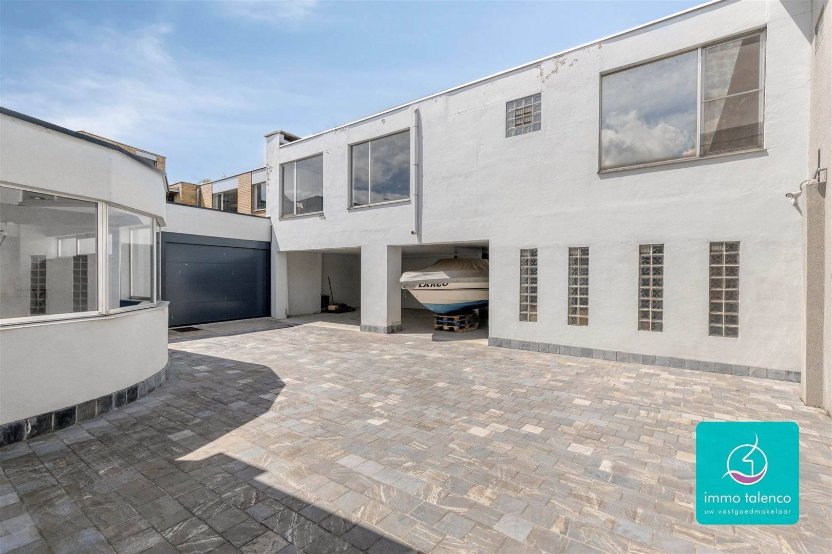 Showroom / loods / kantoorruimte / winkel op 6 a 15 ca - 565 m² foto 5