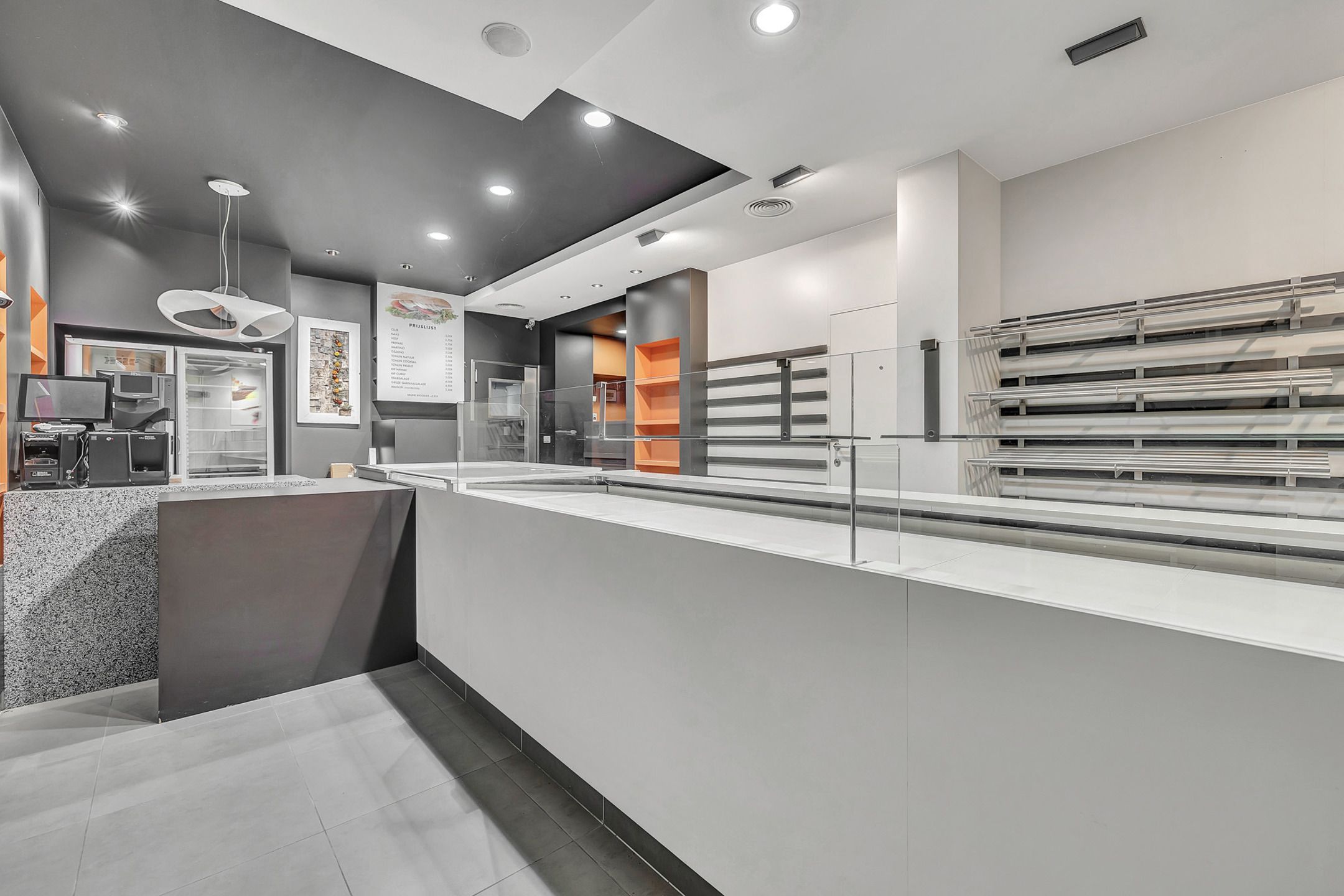 Unieke woning met oplsagplaats foto 17
