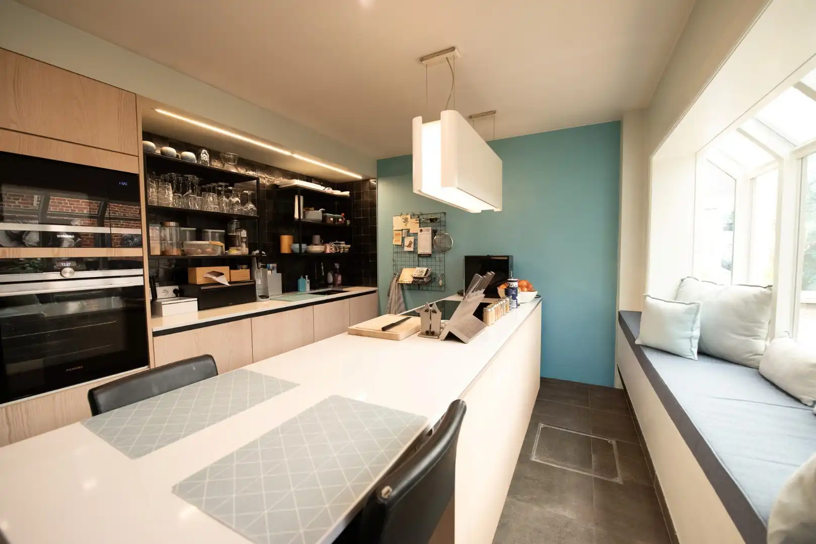 Karaktervolle stadswoning TE KOOP met prachtige stadstuin op toplocatie in Waregem! foto 10