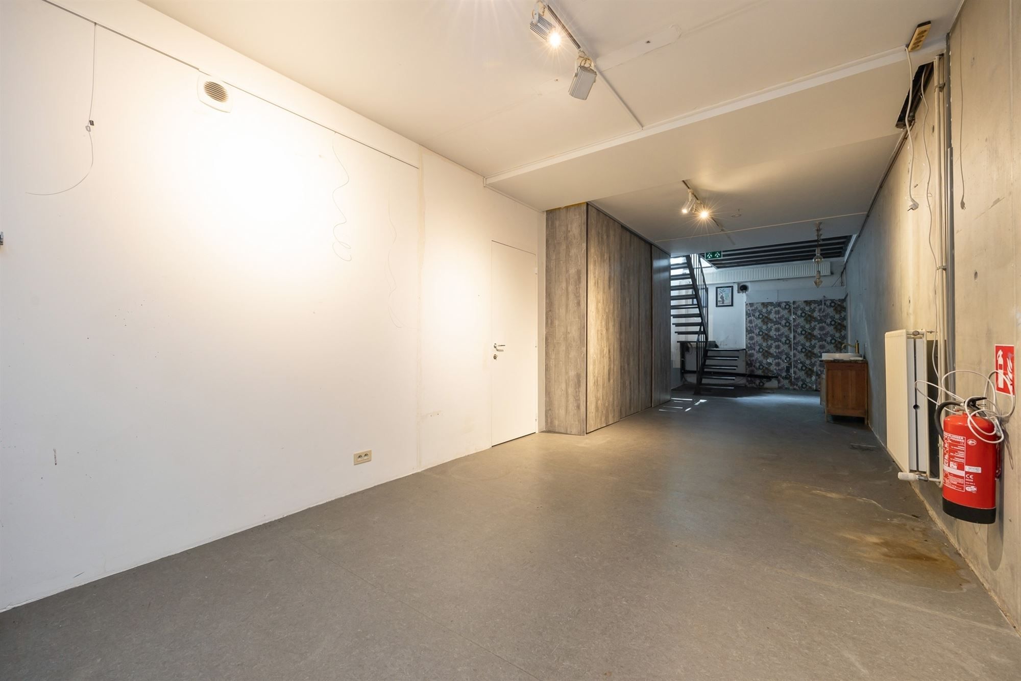 Handelsgelijkvloers van 152m² op toplocatie foto 9