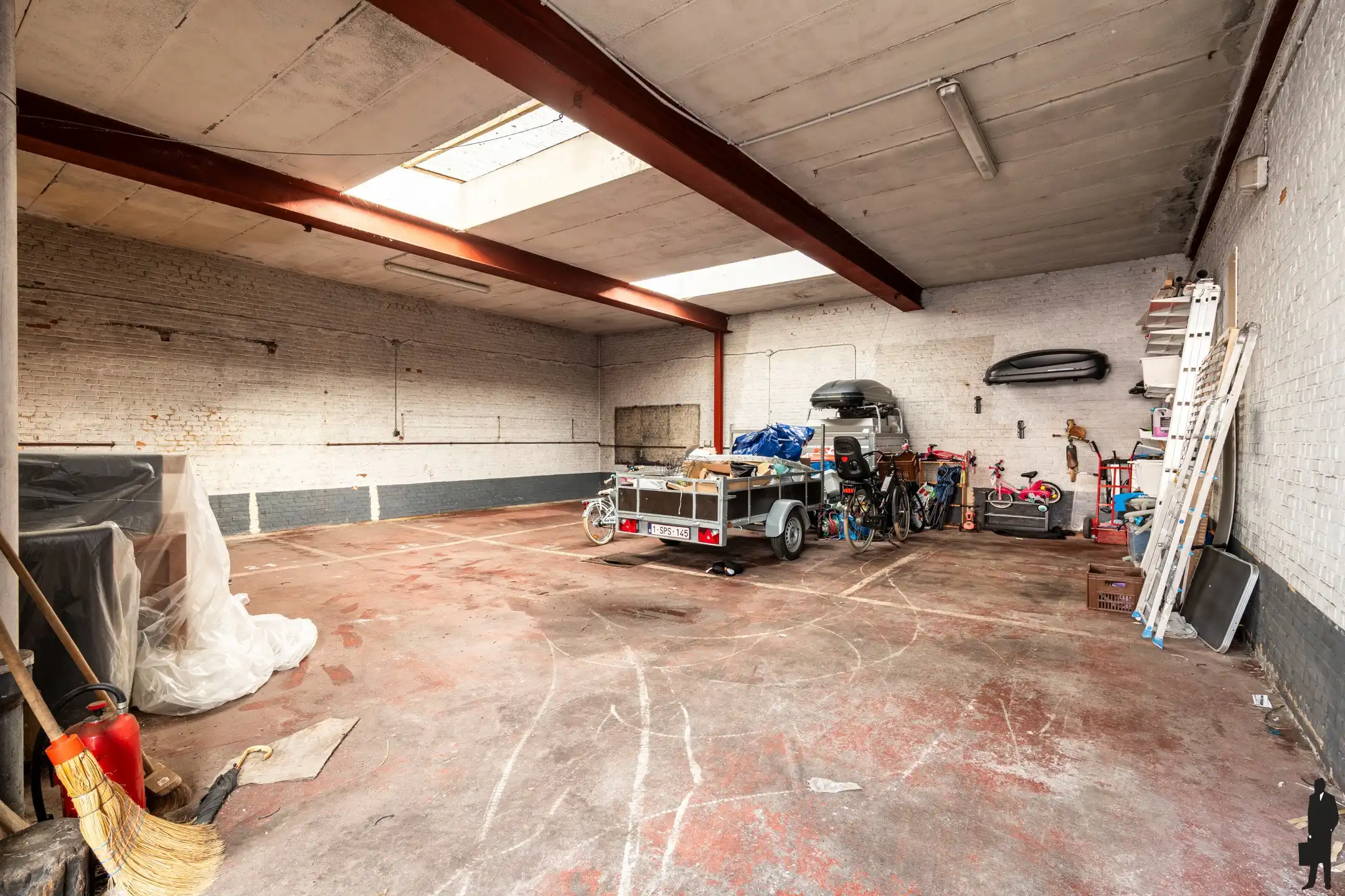 Multifunctionele woning met magazijn en showroom foto 26