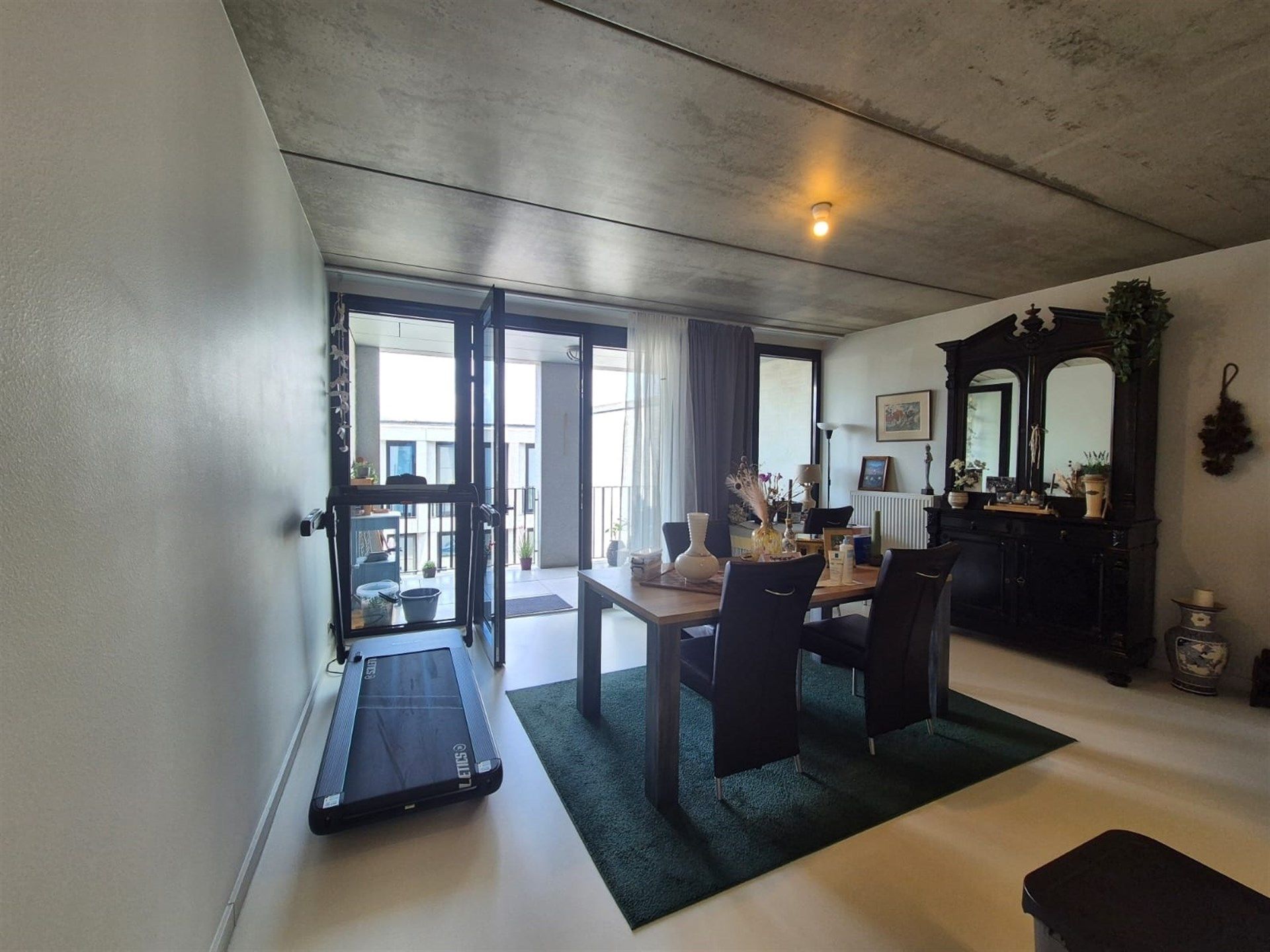 Modern exclusief appartement met terras en autostaanplaats. foto 13