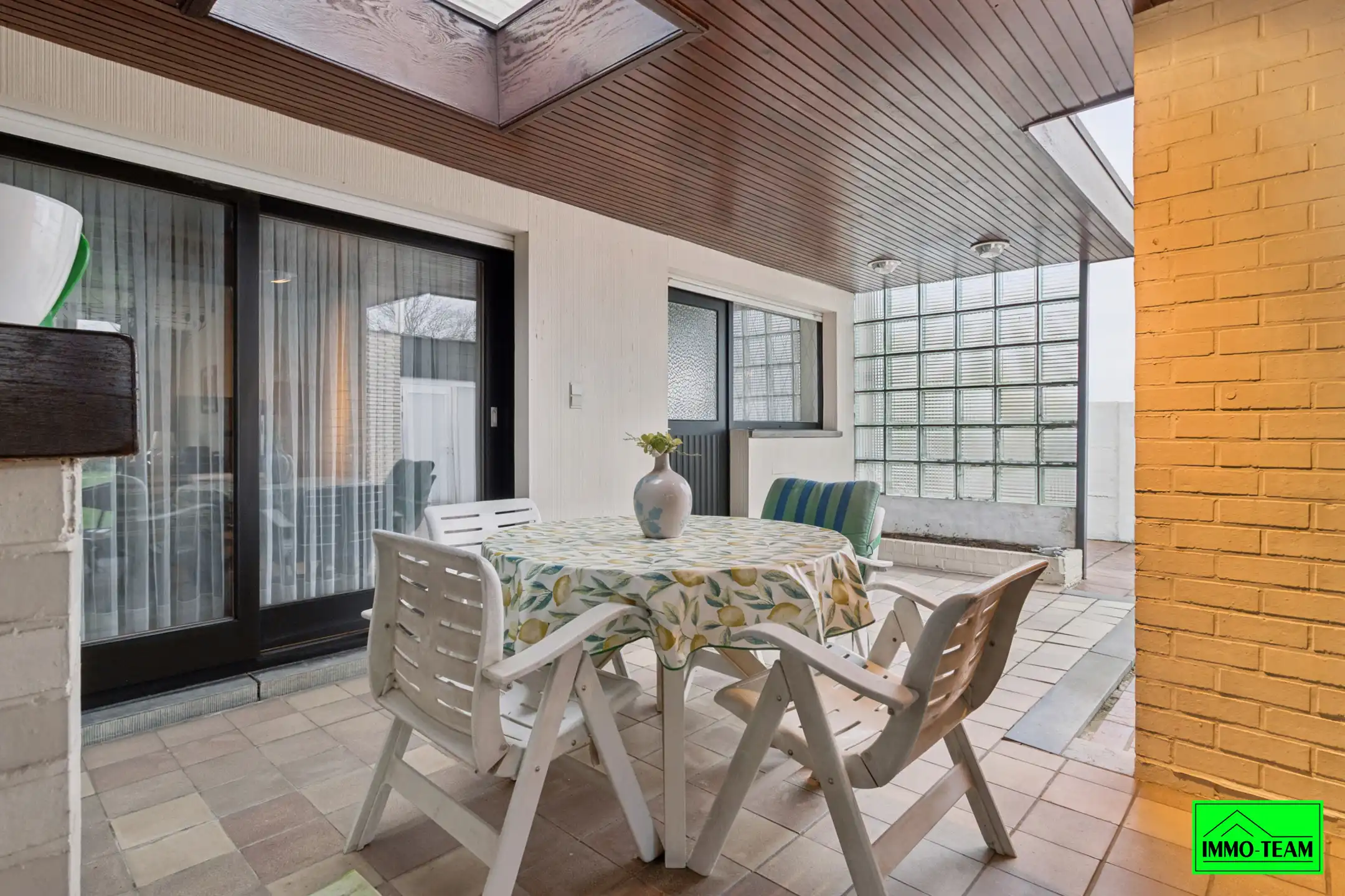 Goed onderhouden 3-gevelwoning met 3 slks, tuin en garage foto 19