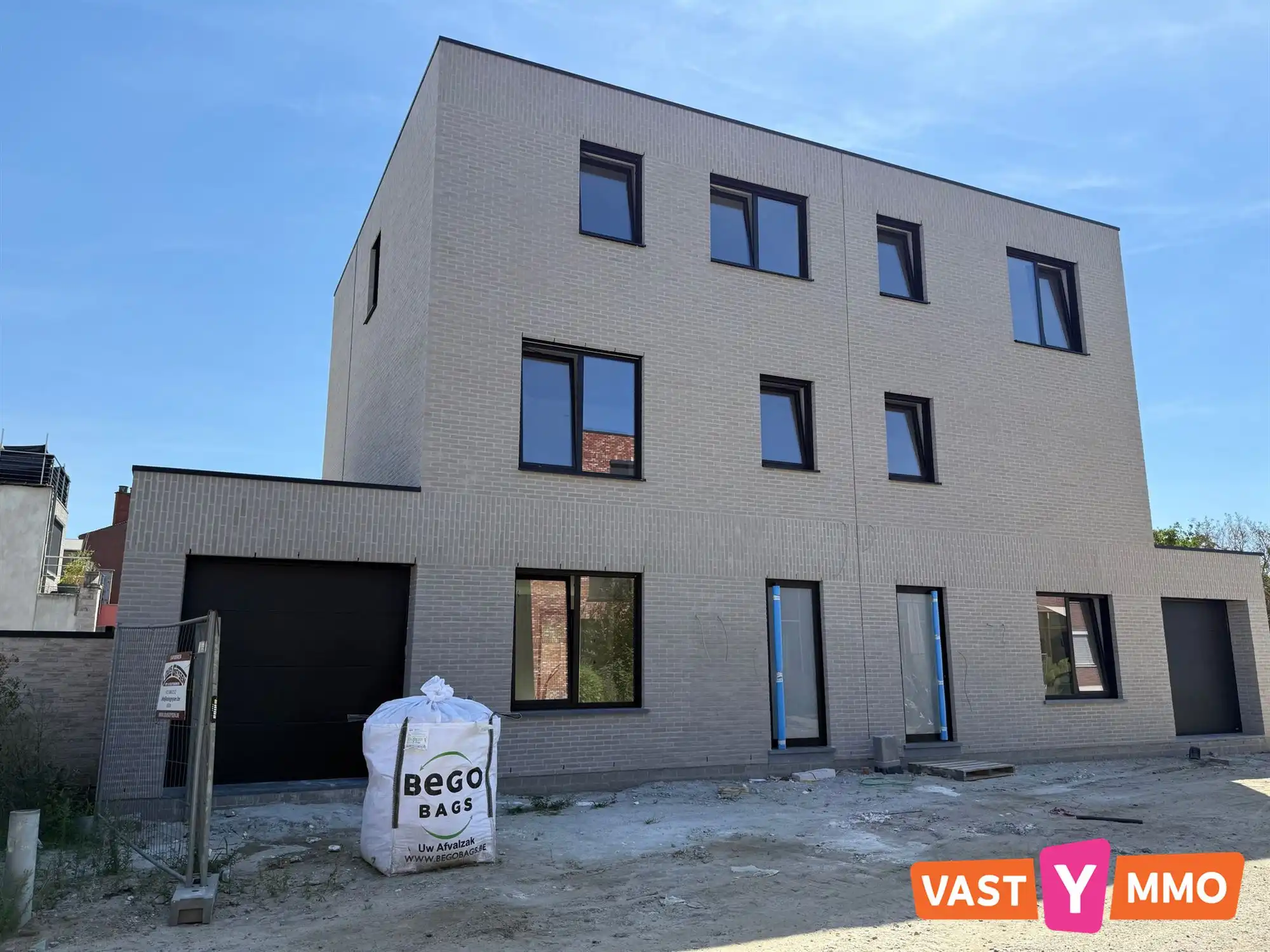Nieuwbouw woning foto {{pictureIndex}}