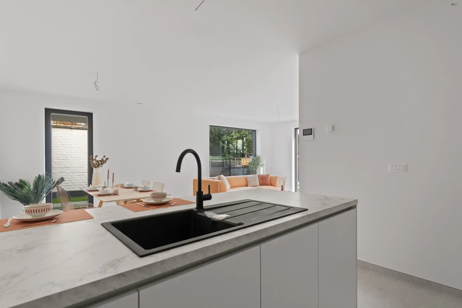 Ruim gelijkvloers appartement met 3 slaapkamers foto 9