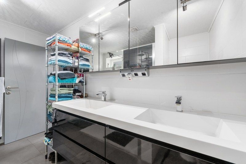 Stijlvol loftappartement met mezzanine en 2 slaapkamers – centrum Lokeren foto 10