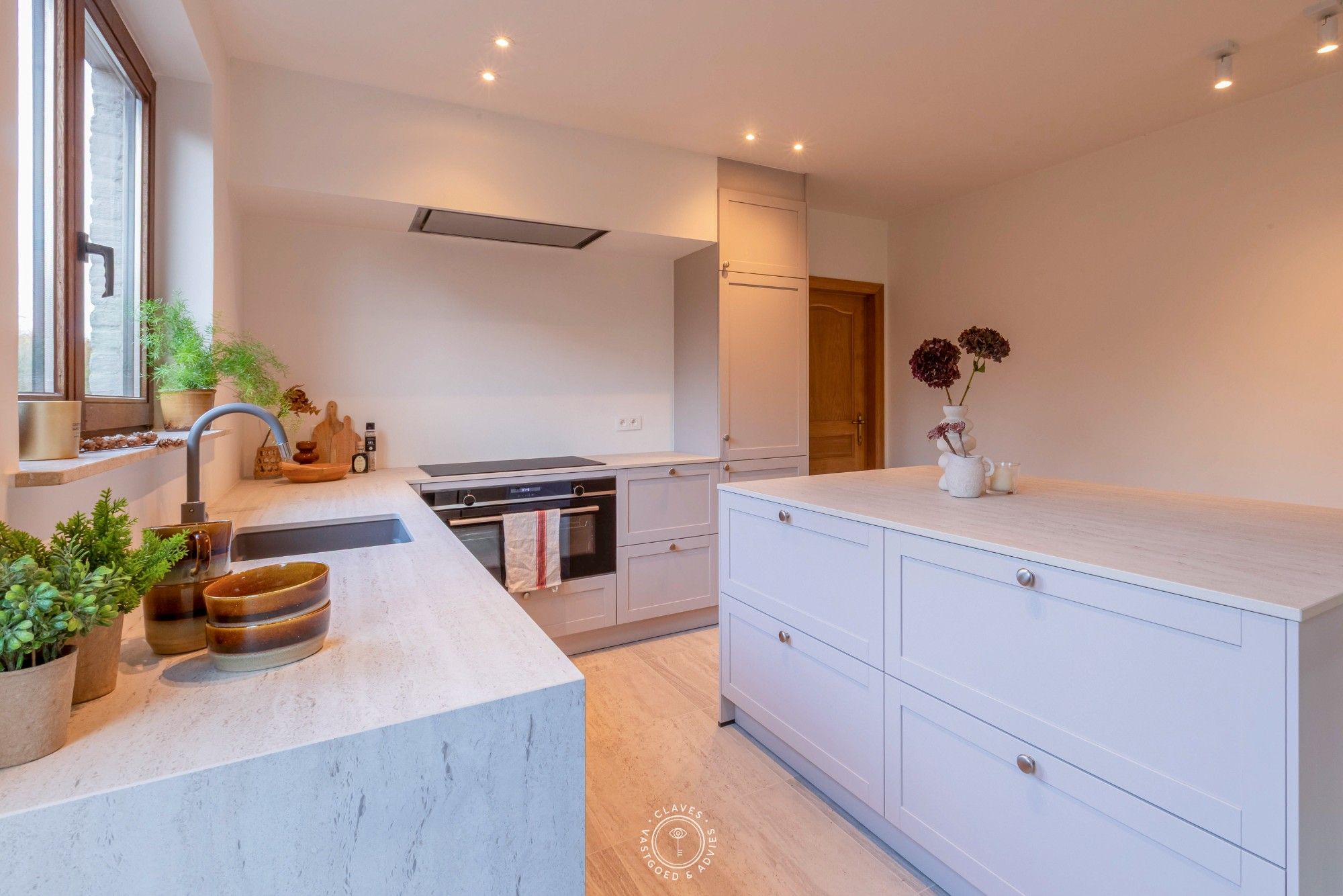 Prachtig gerenoveerde villa met westelijk georiënteerde tuin foto 19