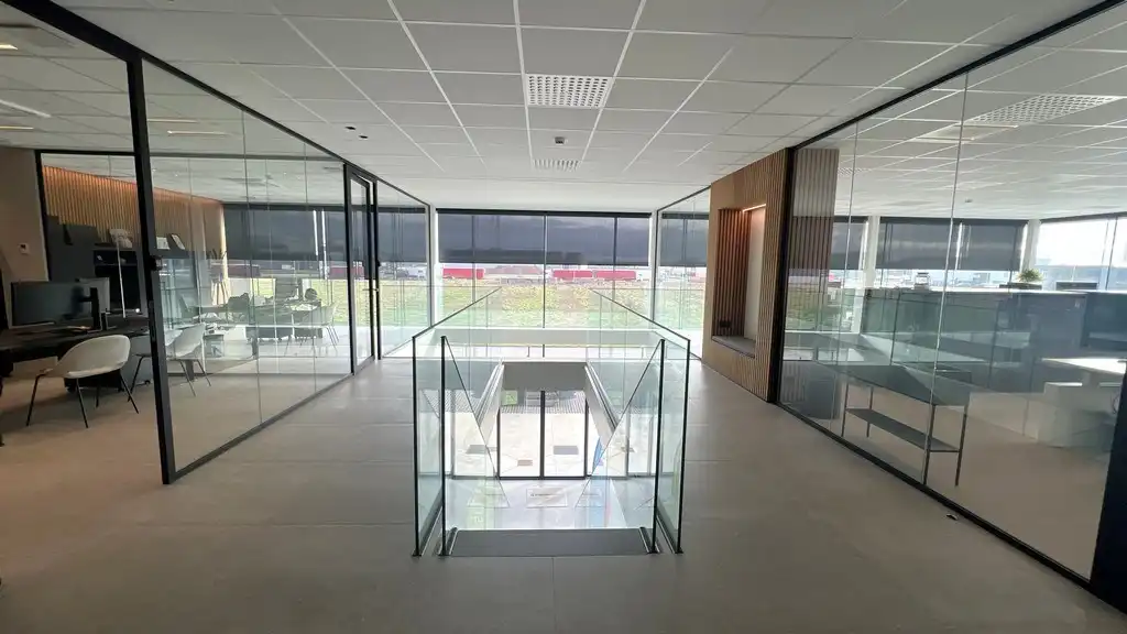 High-end bedrijfsgebouw te huur op bedrijventerrein E17/4 in Lokeren foto 4