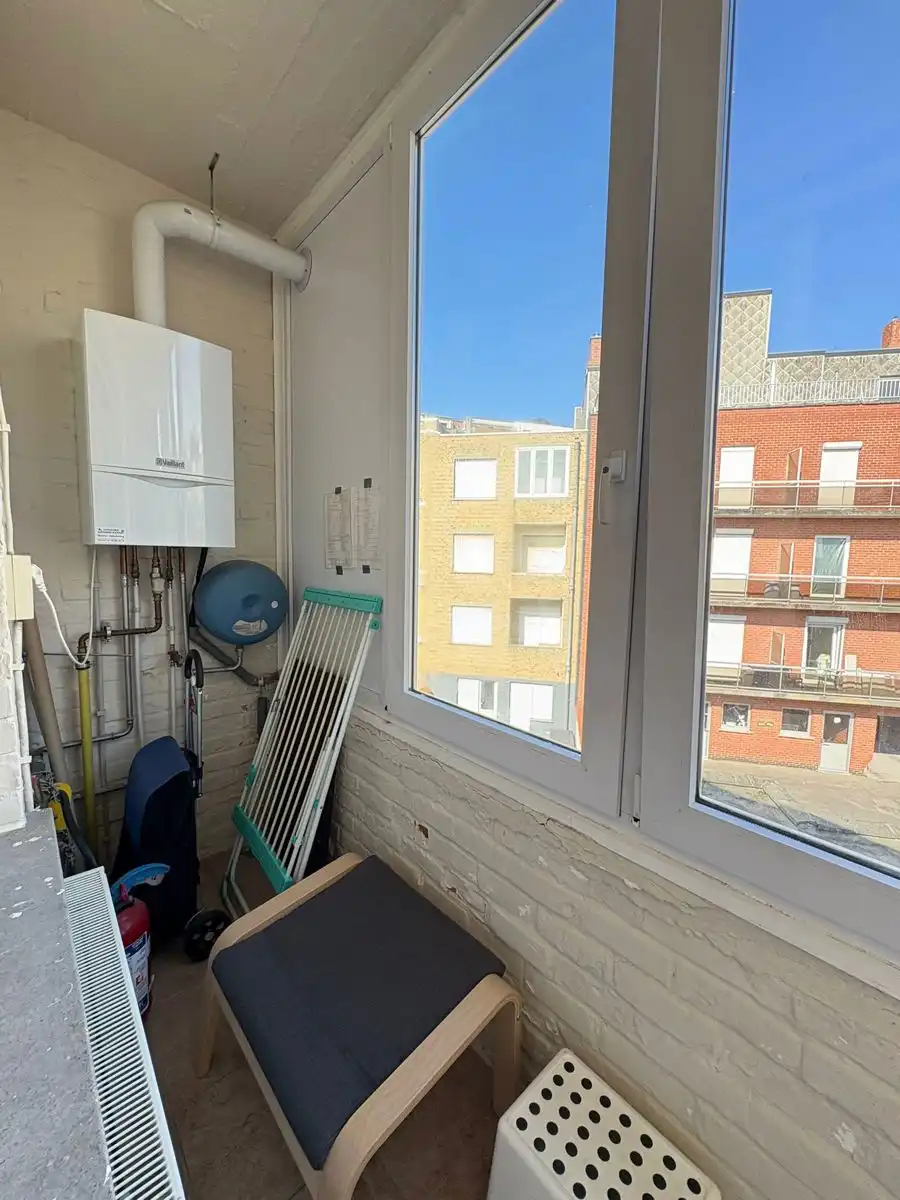 Luxueus afgewerkt en volledig gerenoveerd 2-slpk app. foto 8