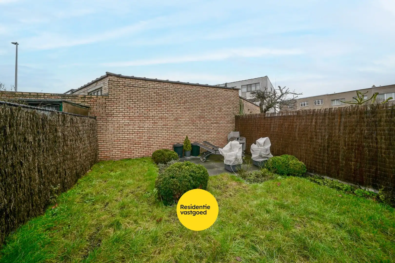 Ruime bel-étage woning met tuin en garage op rustige ligging te Bredene foto 4