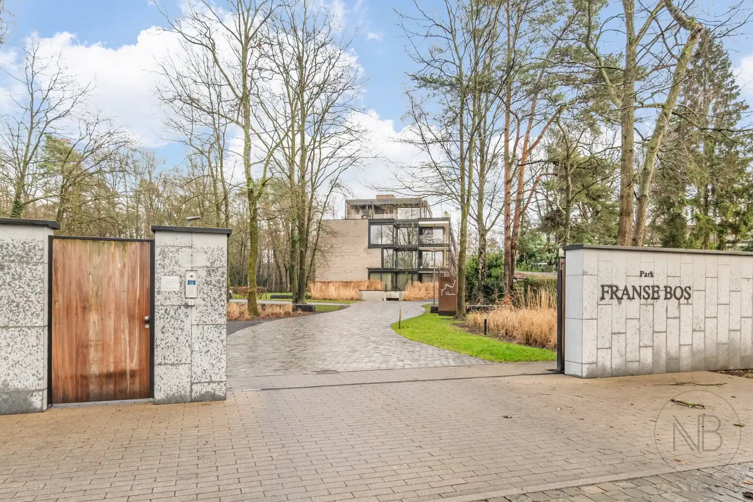 2 slaapkamer appartement Frans Bos Genk foto {{pictureIndex}}