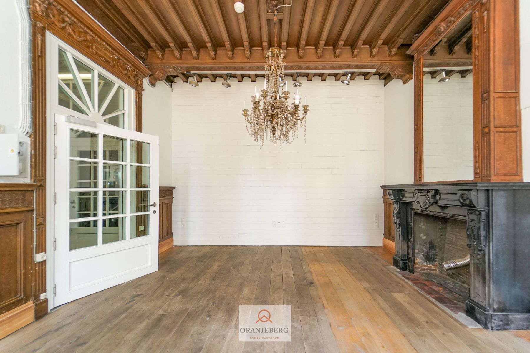 Handelsruimte met authentieke elementen te huur in centrum Gent, aan het Gravensteen foto 8