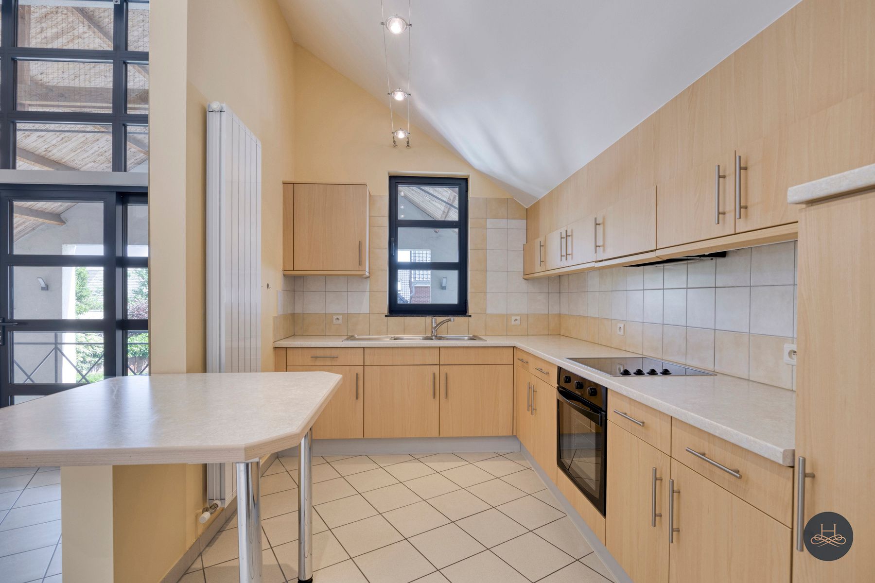 Lichtrijk duplex appartement in centrum Baal foto 15
