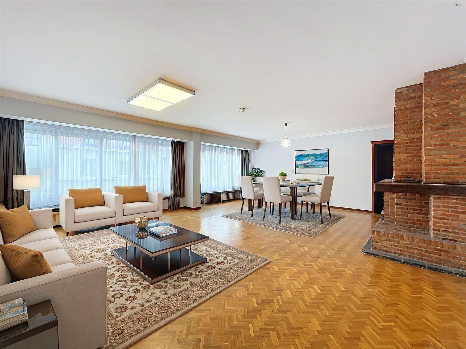 Ruim appartement met 4 slaapkamers en terras in Sint-Niklaas foto 2