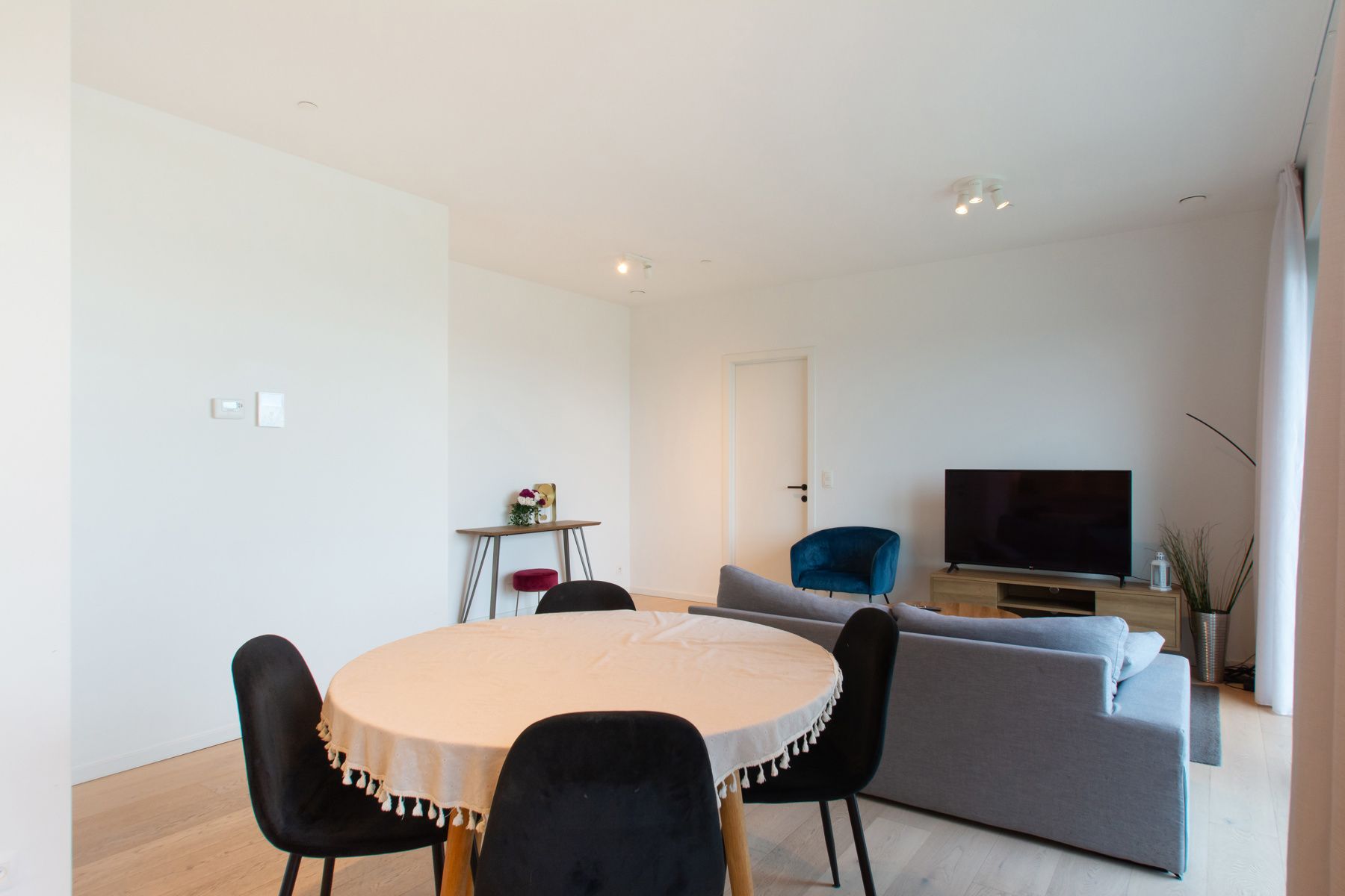 Gemeubeld 2 slaapkamer appt. met zicht op de Schelde foto 5