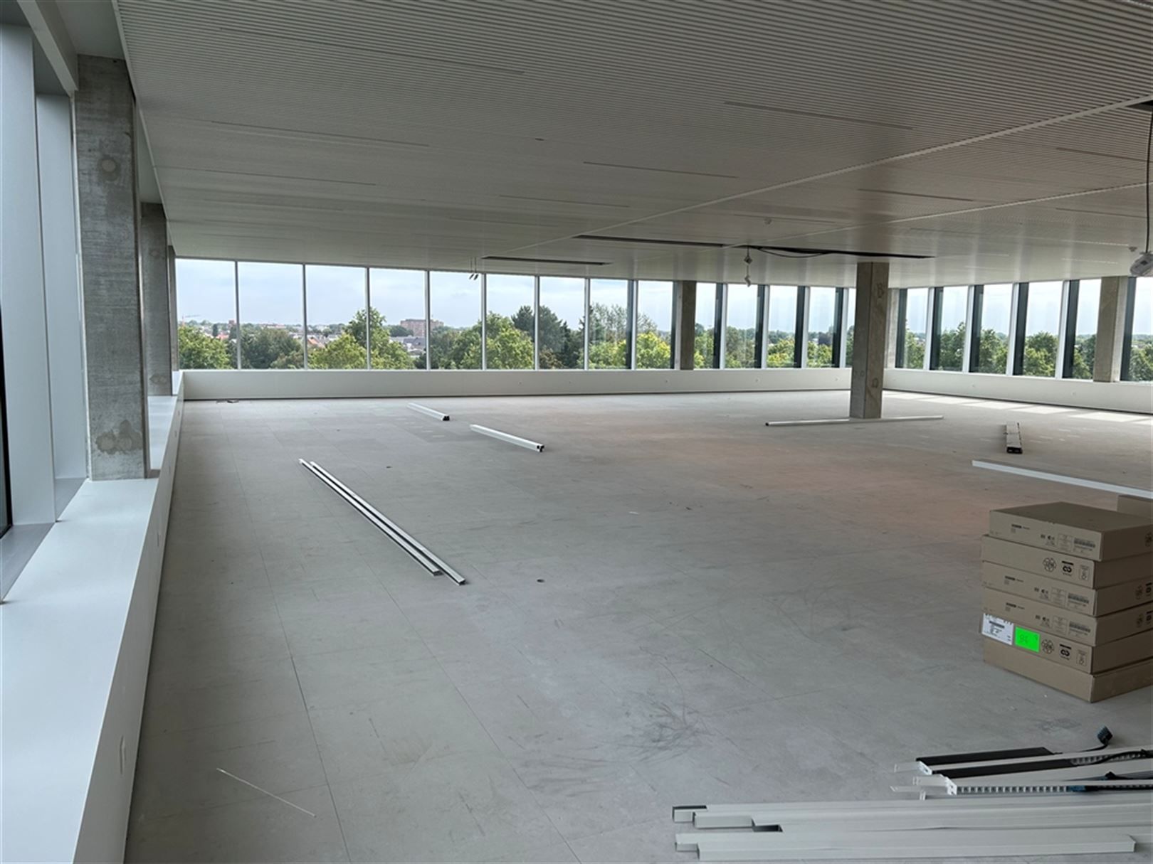 Nieuwbouwkantoren in Square One met lichtinval foto 7