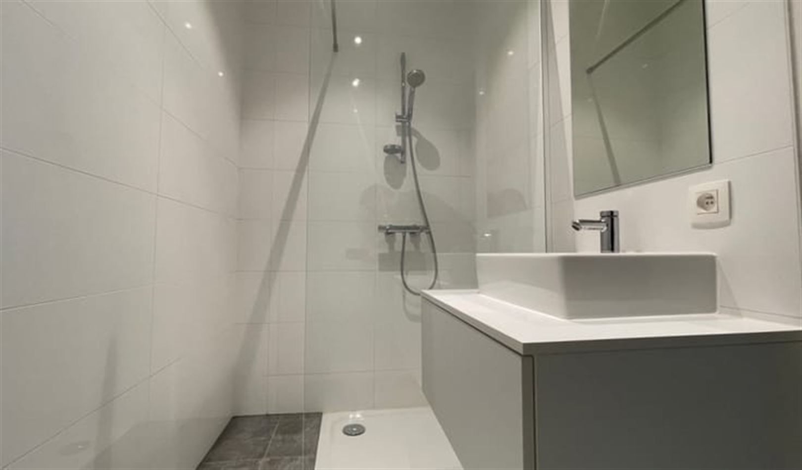 Nieuwbouwkantoren in Square One met lichtinval foto 7