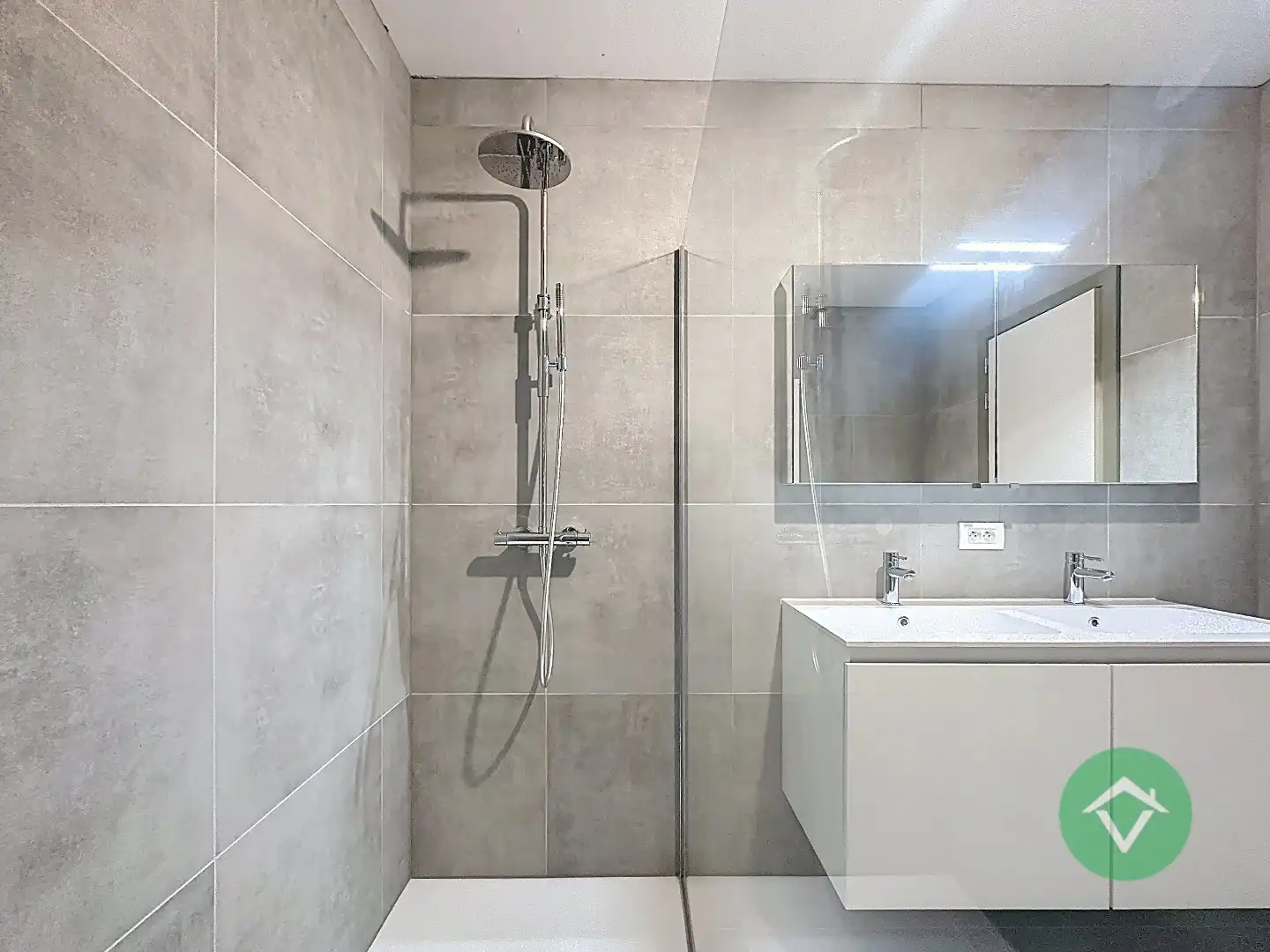 Wonen nabij jachthaven en zee - ruim appartement met terras en drie slaapkamers foto 20