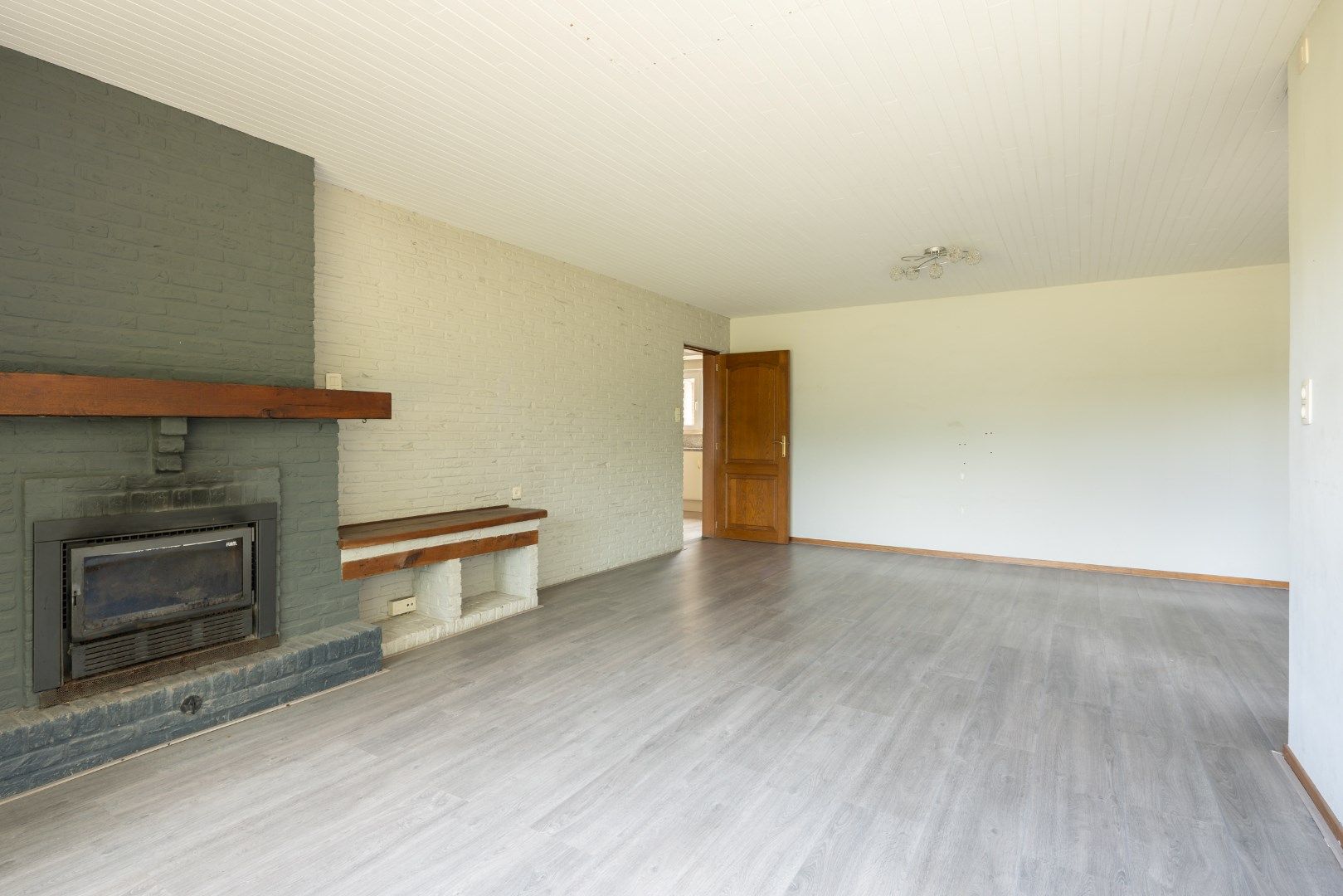 Ruime woning met vrij zicht te koop! foto 7