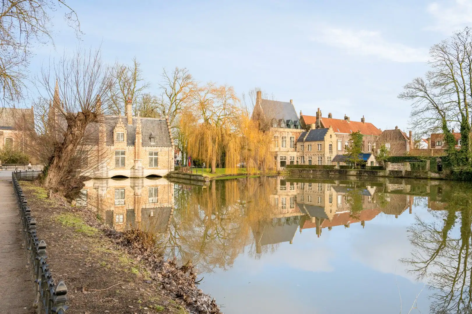 Unieke en idyllische hoekwoning nabij Minnewaterpark en historisch Brugge foto 20