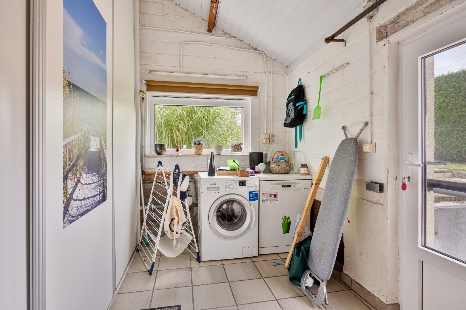 Instapklare halfopen woning met 3 slpks, garage en tuin nabij centrum Halle foto 8