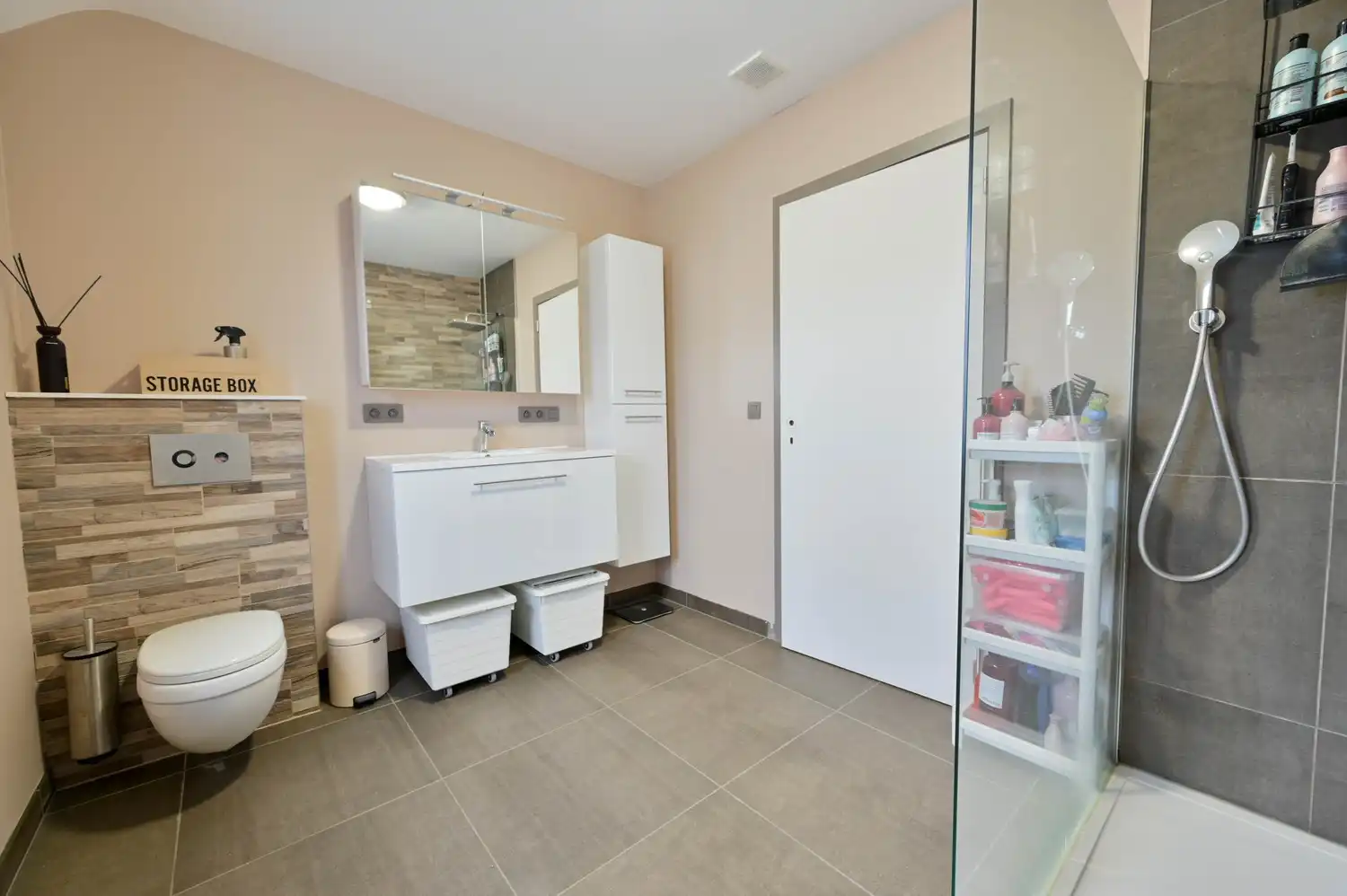 Ruime, energiezuinige gezinswoning met 6 slaapkamers, tuin en zwembad nabij Leuven foto 14