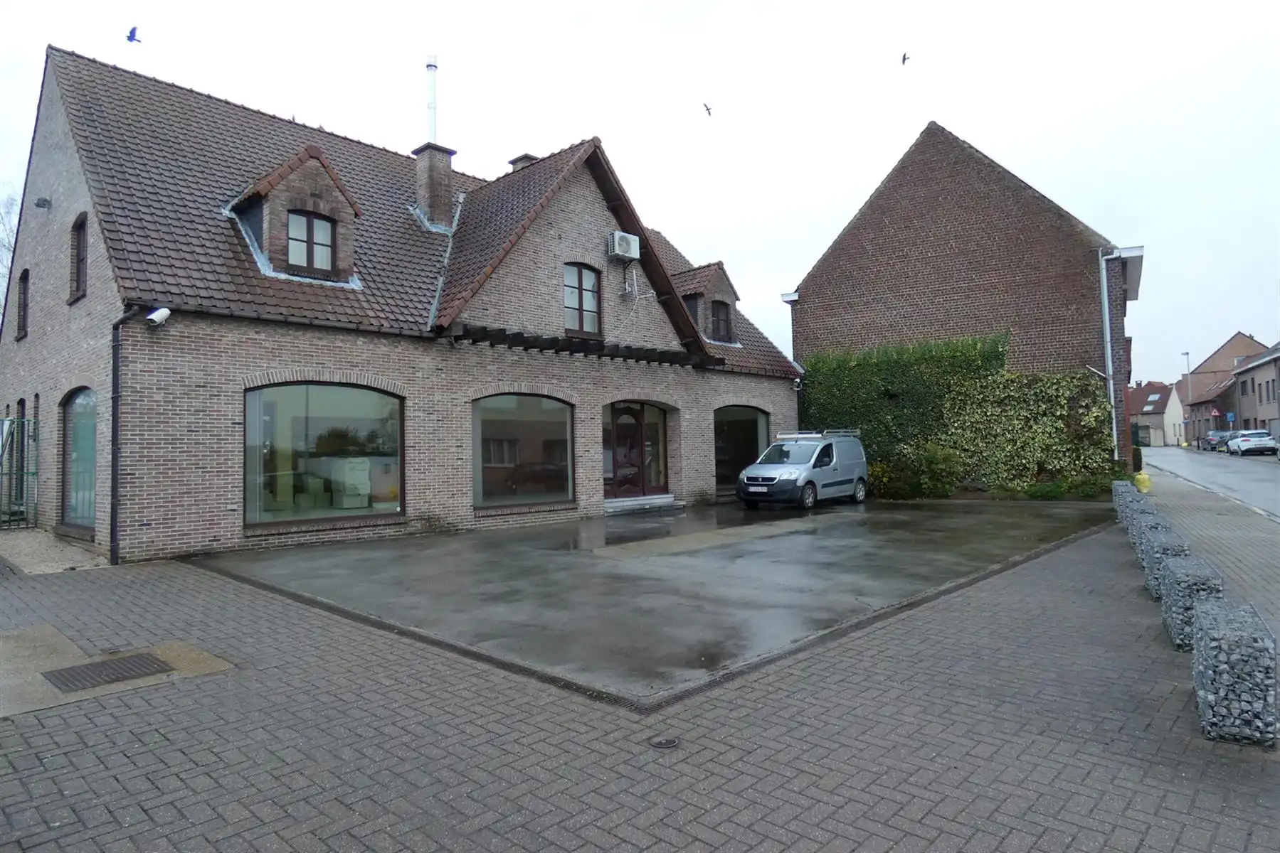 Veelzijdige commerciële ruimte op gunstige ligging  foto 2