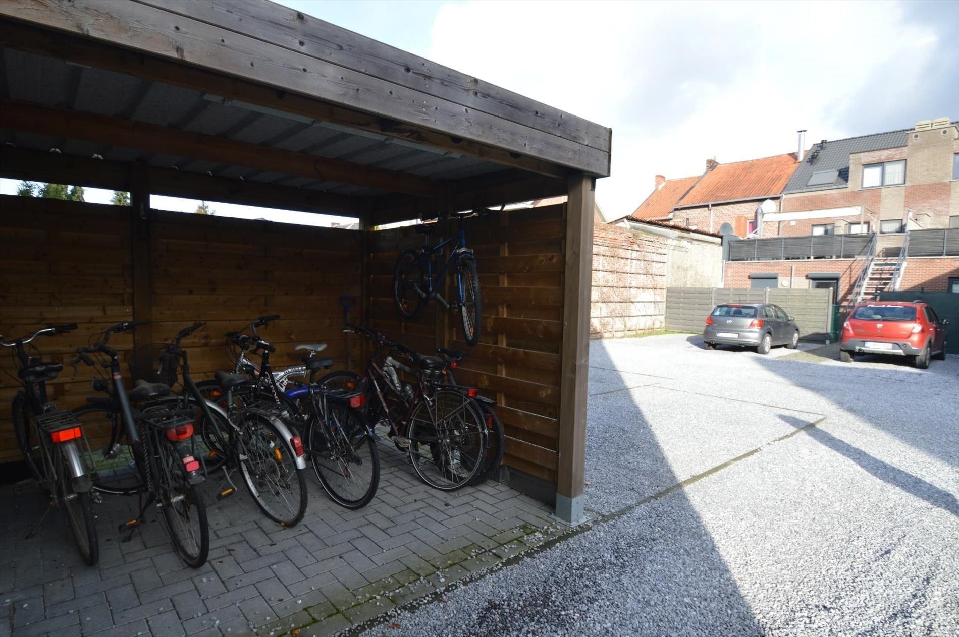- IN OPTIE - Ruim en degelijk duplexappartement met drie slaapkamers, terras en autostandplaats in de dorpskern van Beverst foto 30