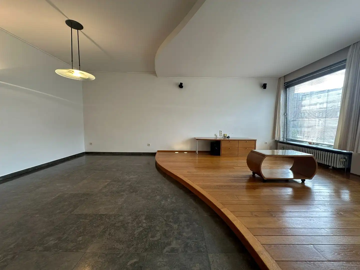 Lichtrijk 3 slaapkamer appartement met garage, centrum Torhout foto 3