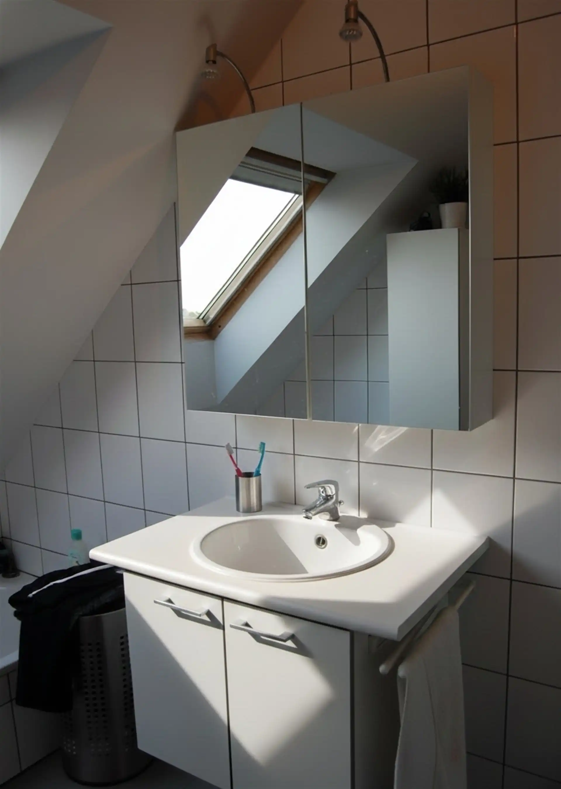 Ruim en lichtrijk duplex appartement met twee slaapkamers in hartje Kortenberg. foto 9