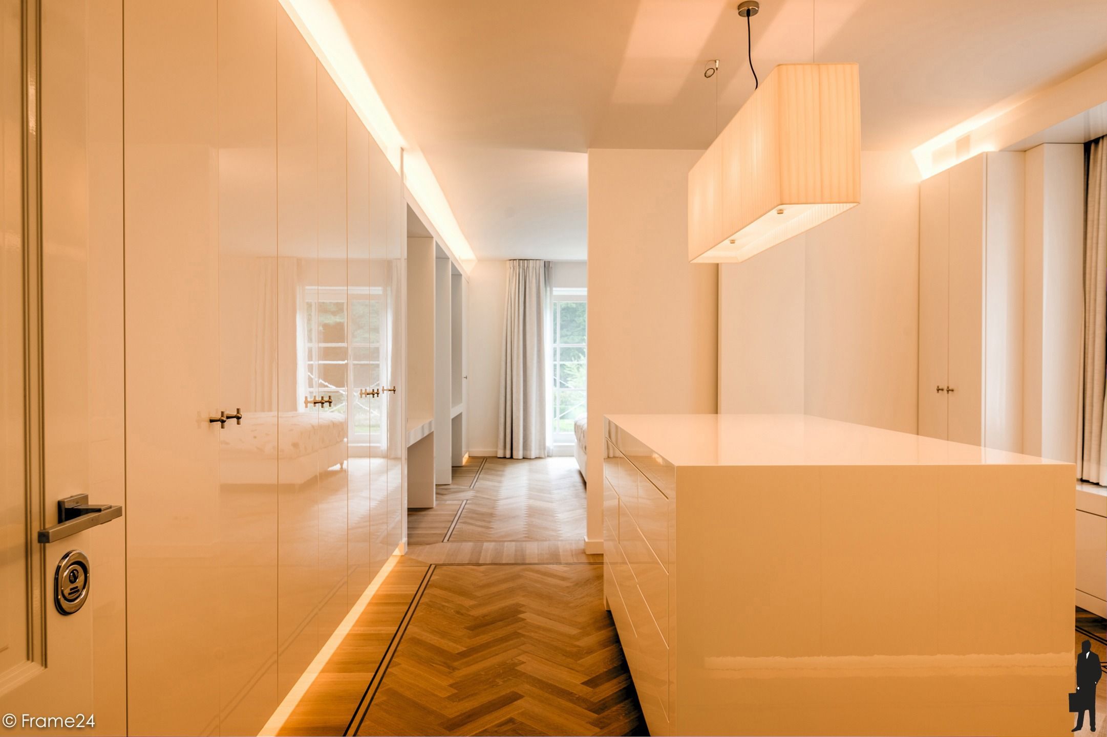Prachtige villa + riant poolhouse op ca. 3.608m² foto 9