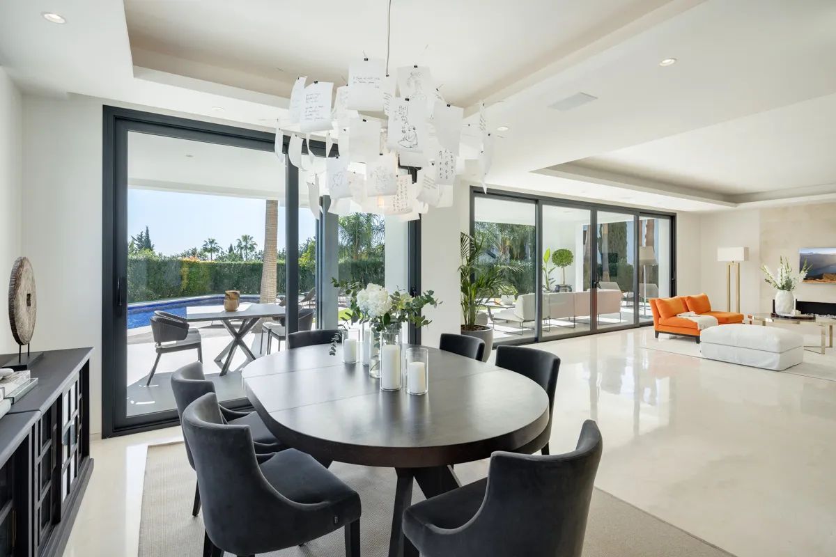 Exclusieve oase van luxe op de Golden Mile – architecturaal meesterwerk met adembenemend uitzicht! foto 4